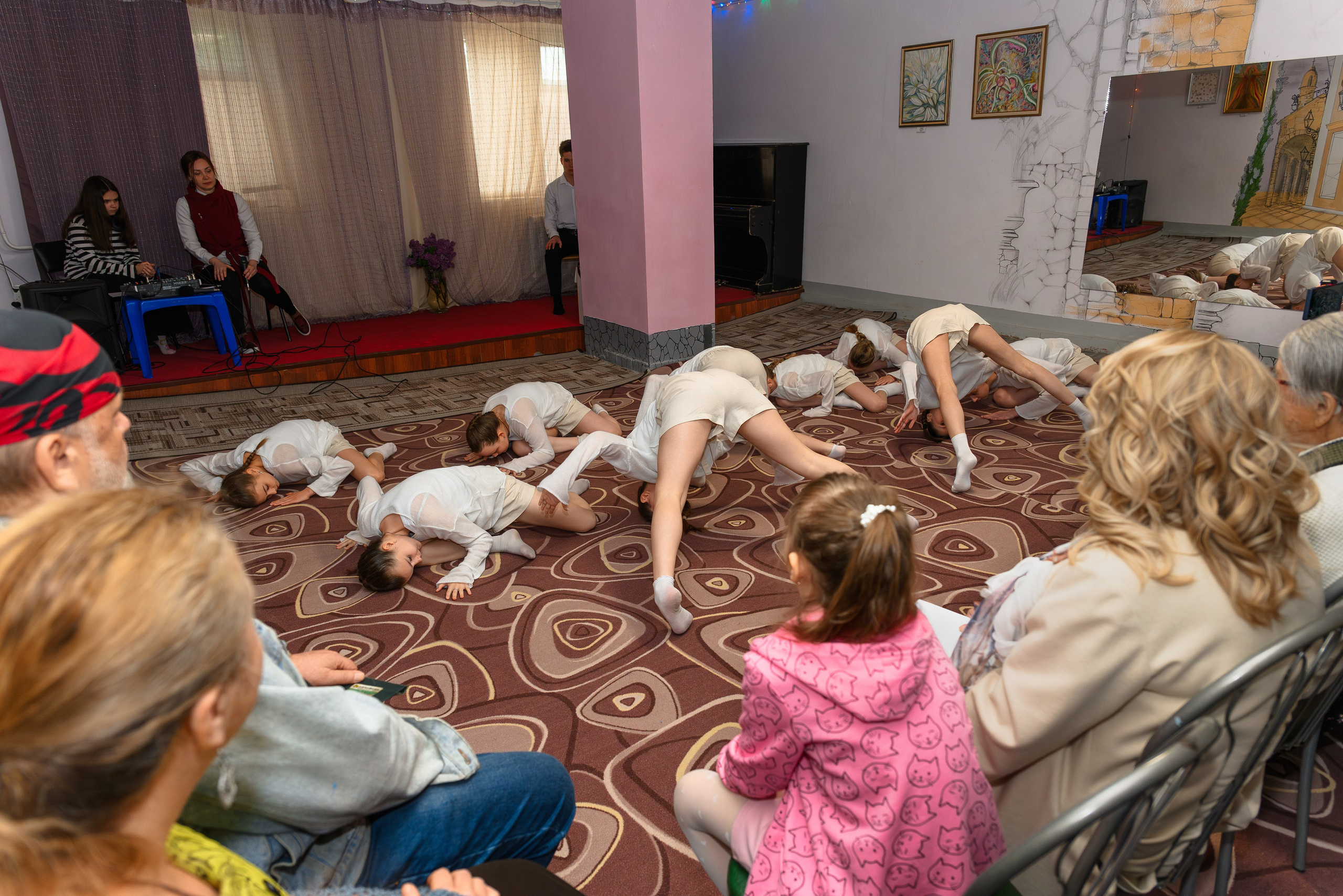 «Цветущий май». Семейный клуб «Открытый город»