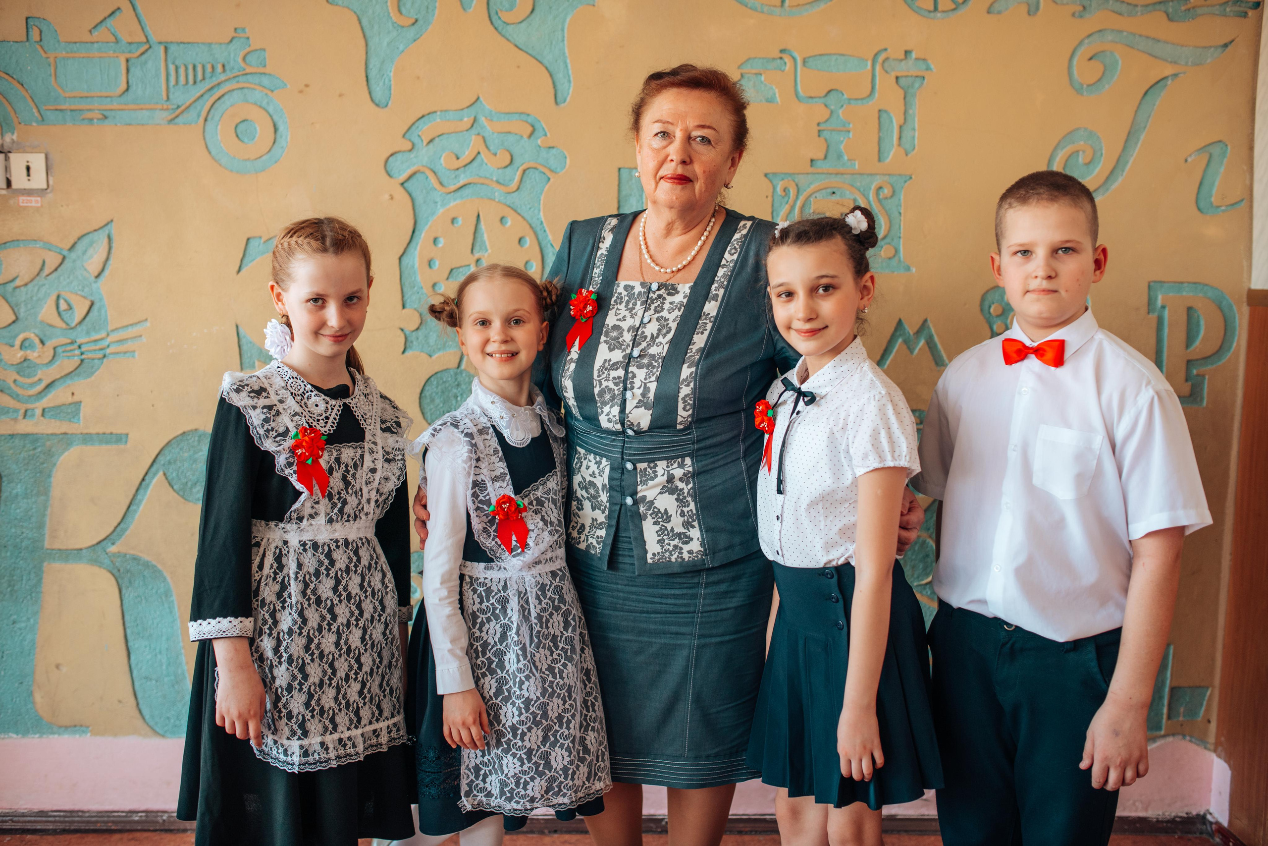 Школьные альбомы. Фотограф Алла Елисеева