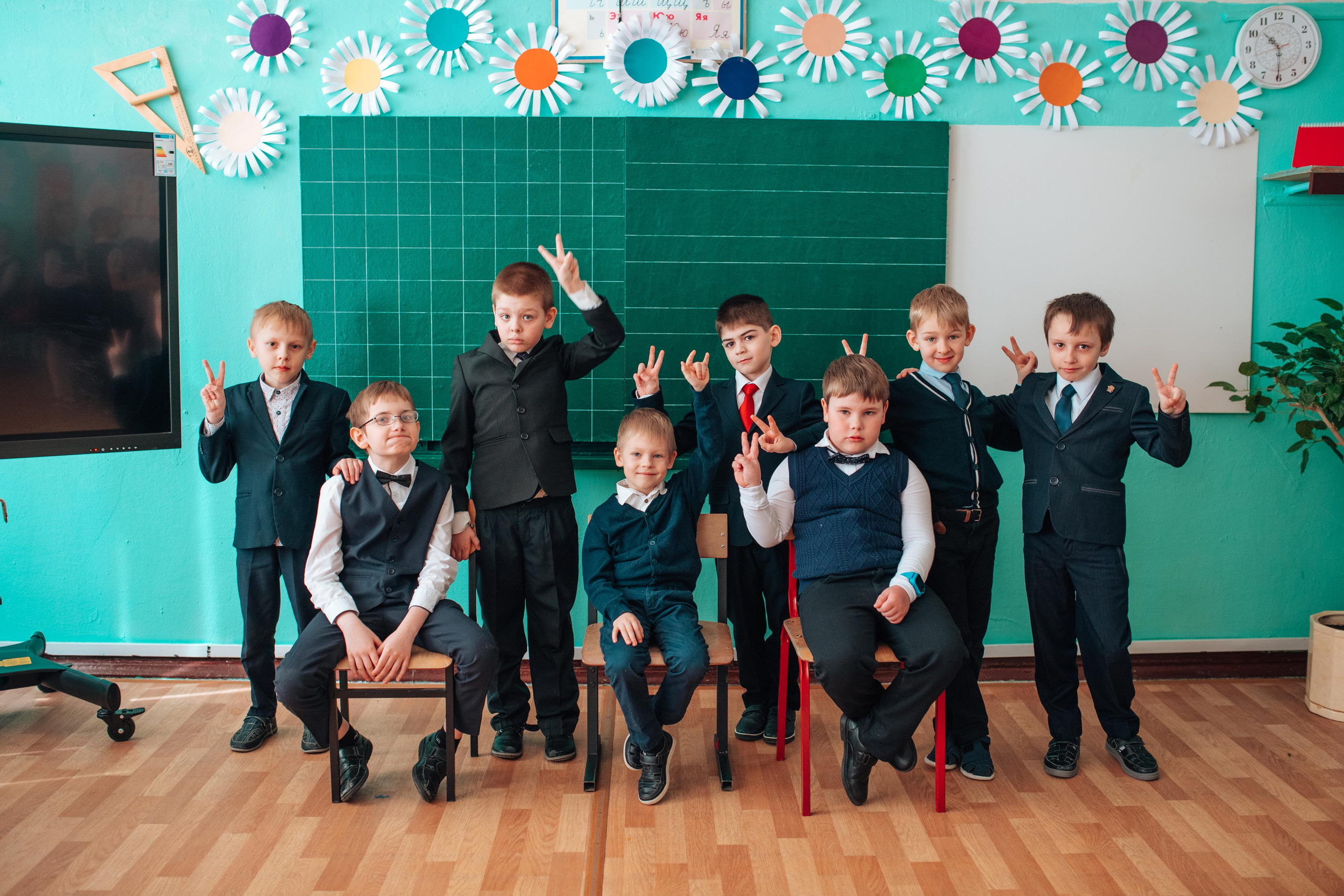 Школьные альбомы. Фотограф Алла Елисеева