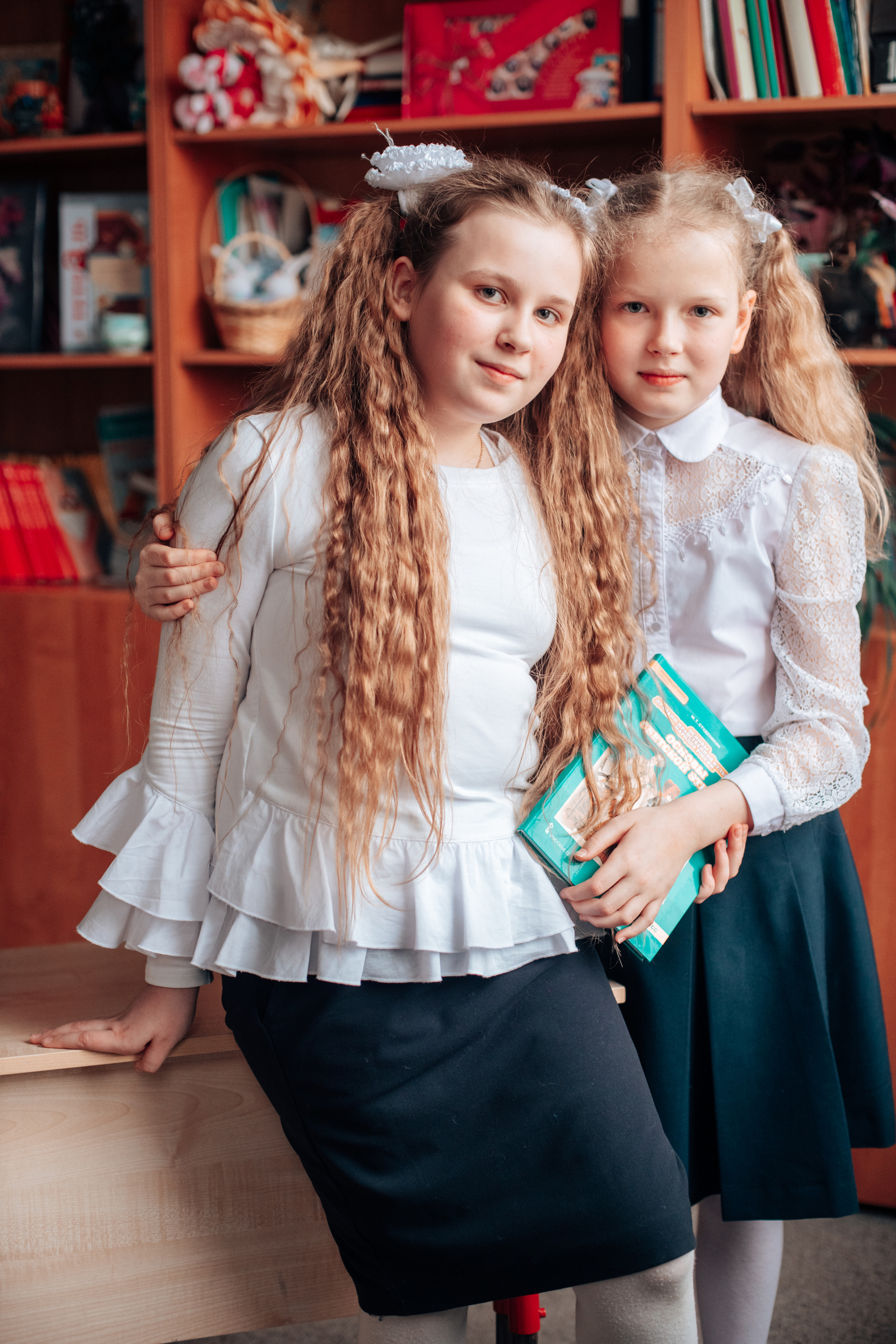 Школьные альбомы. Фотограф Алла Елисеева