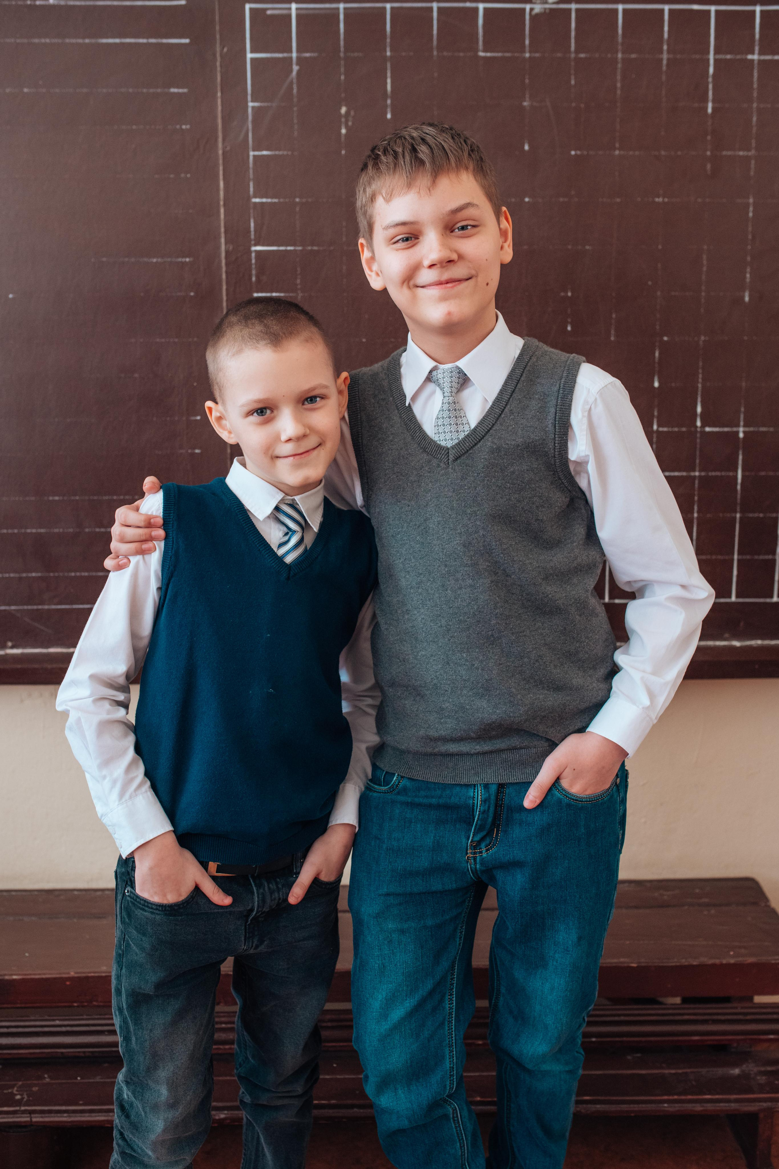 Школьные альбомы. Фотограф Алла Елисеева