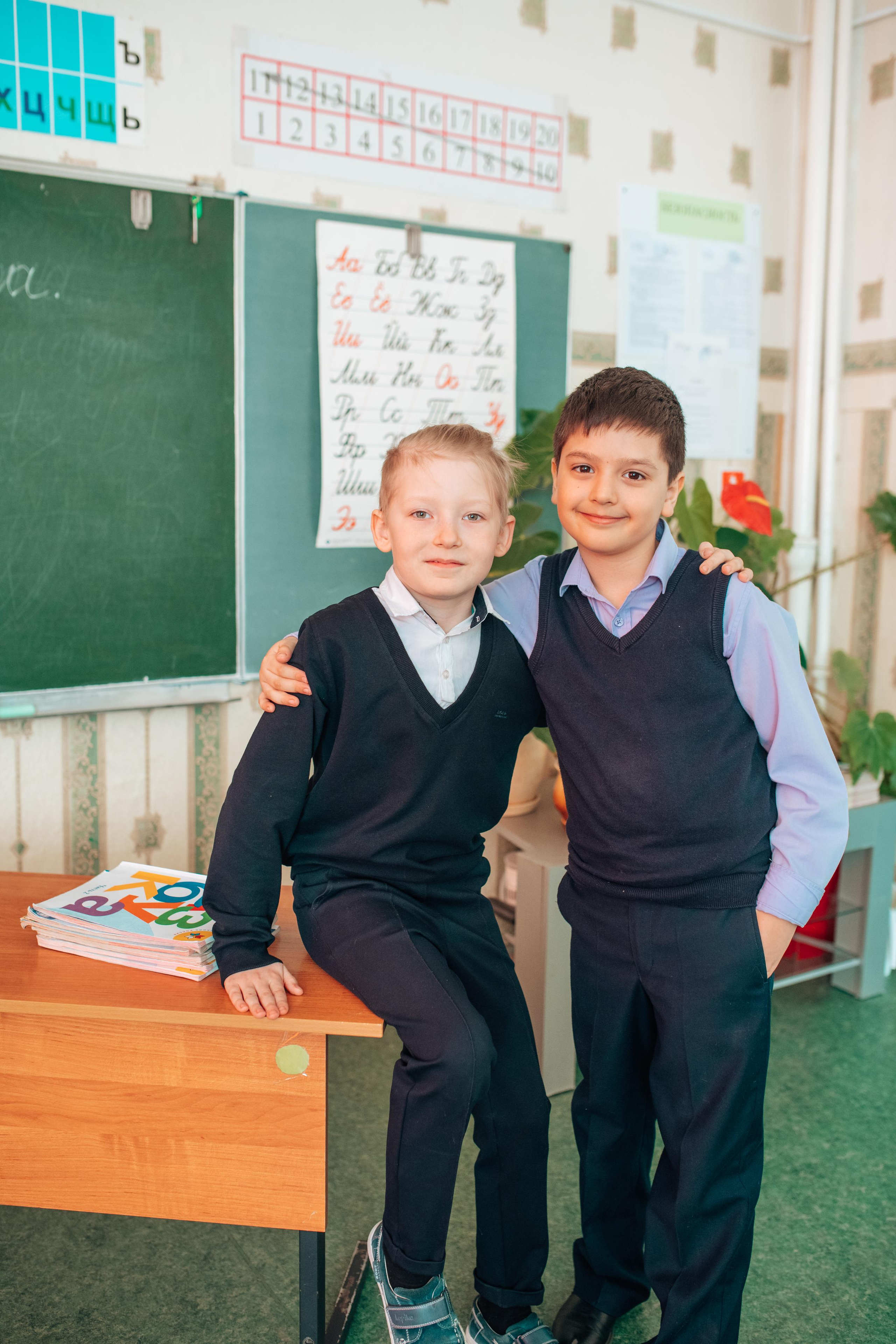 Школьные альбомы. Фотограф Алла Елисеева