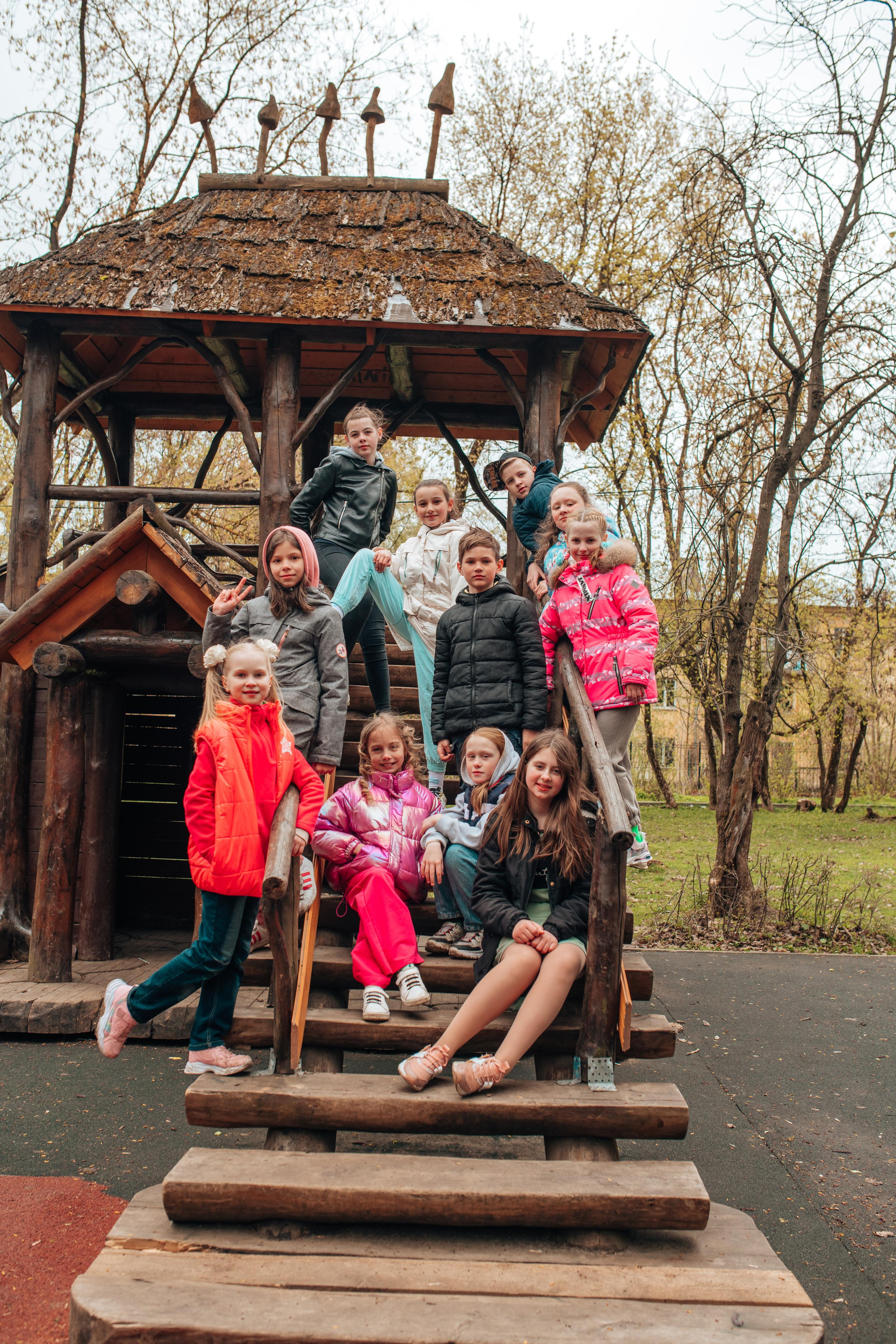 Школьные альбомы. Фотограф Алла Елисеева