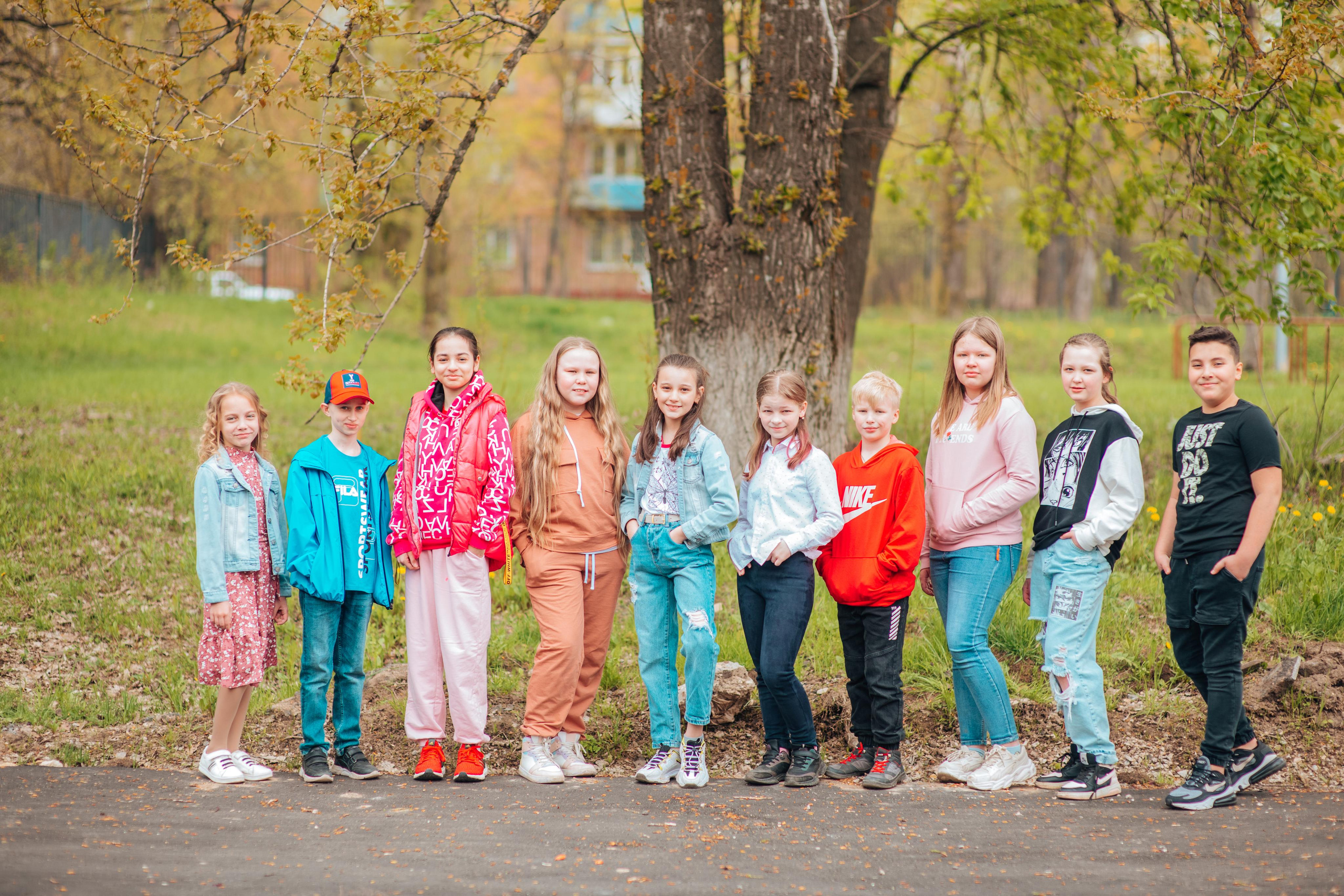 Школьные альбомы. Фотограф Алла Елисеева