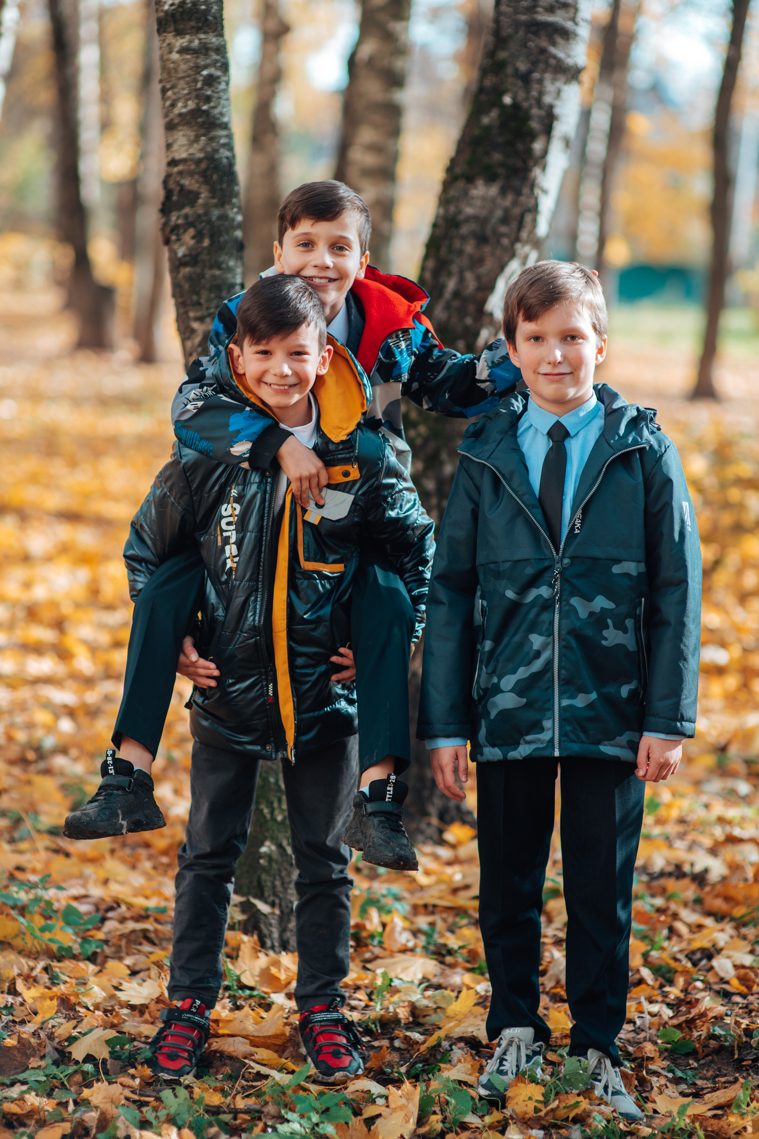Школьные альбомы. Фотограф Алла Елисеева