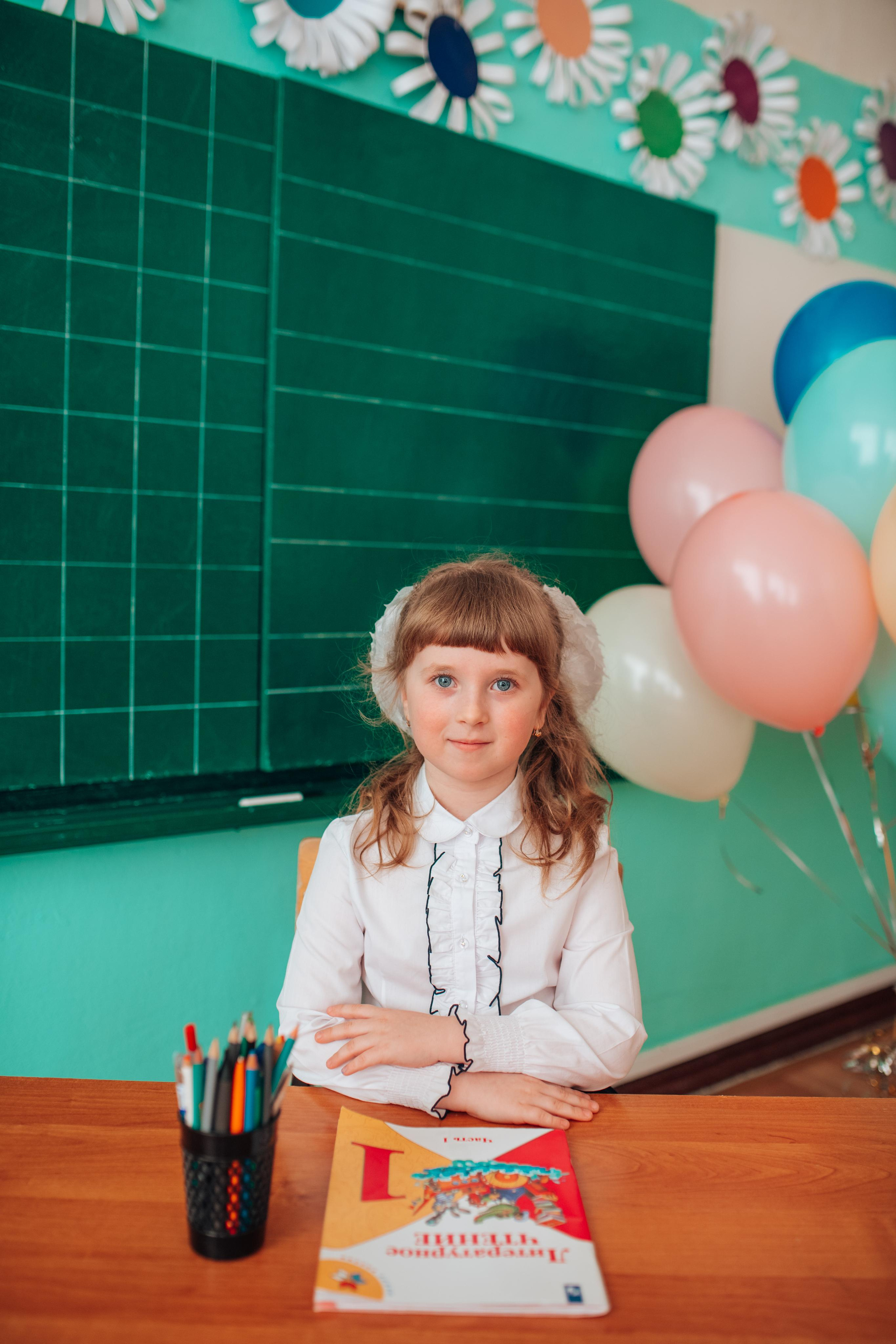 Школьные альбомы. Фотограф Алла Елисеева