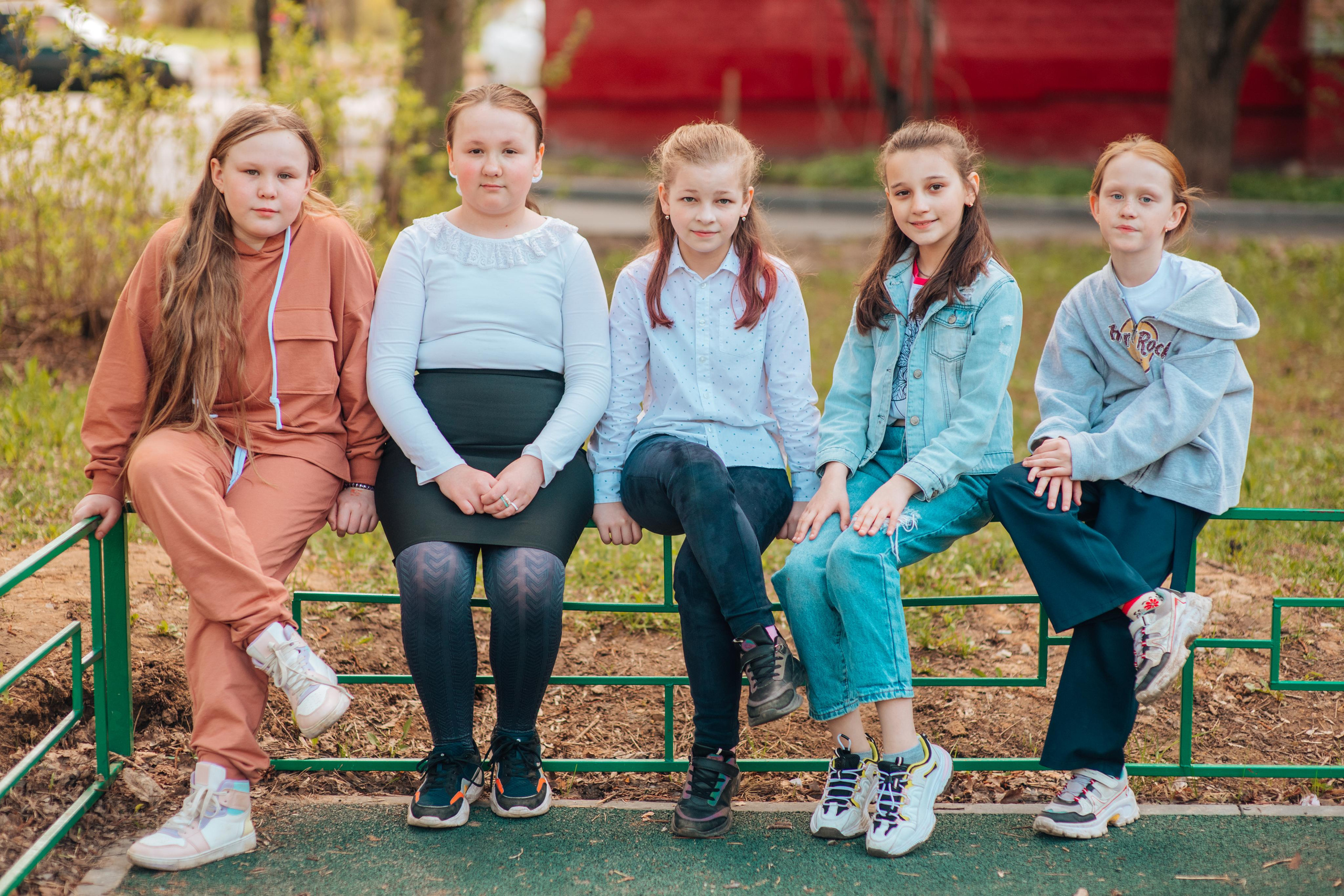 Школьные альбомы. Фотограф Алла Елисеева