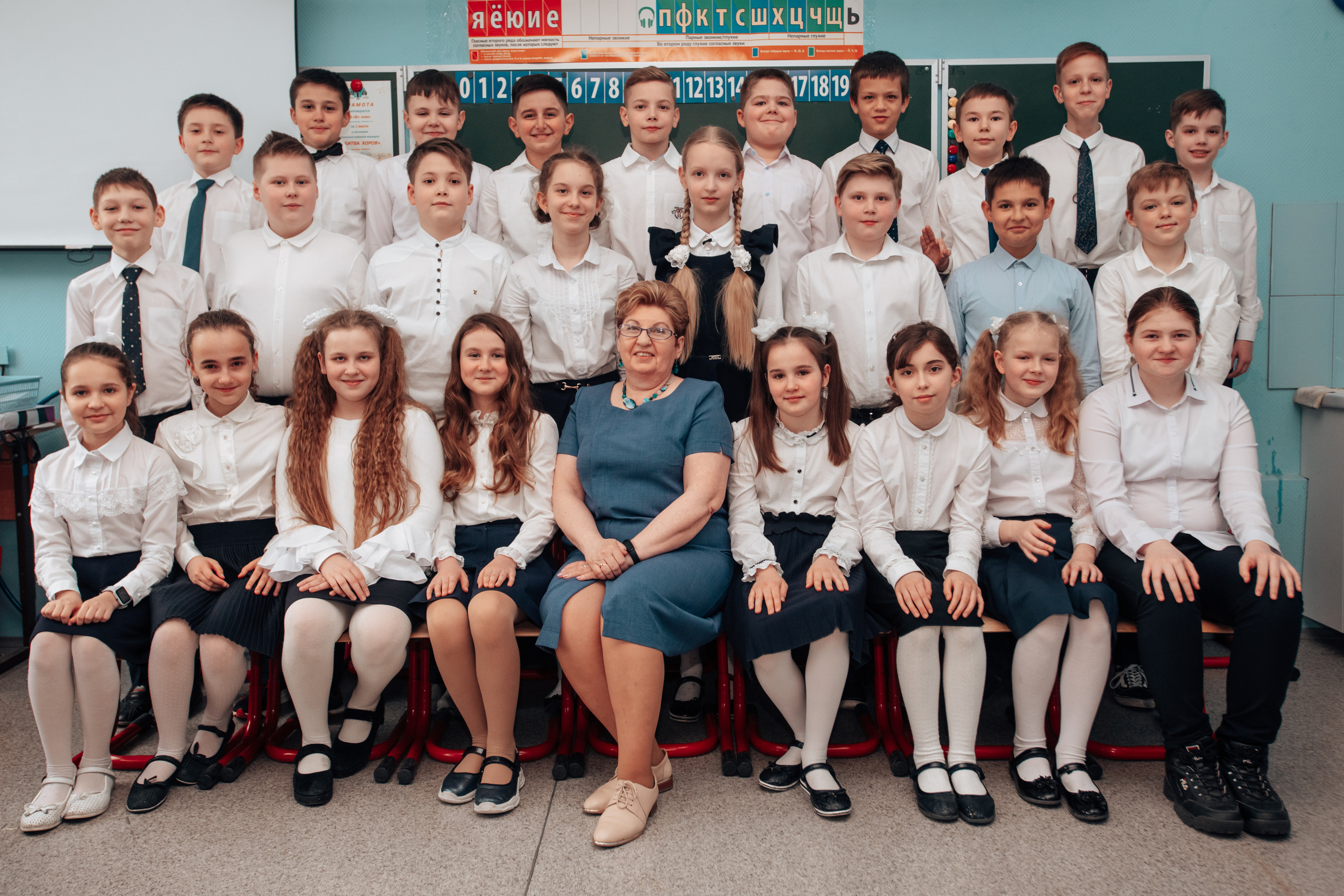 Школьные альбомы. Фотограф Алла Елисеева