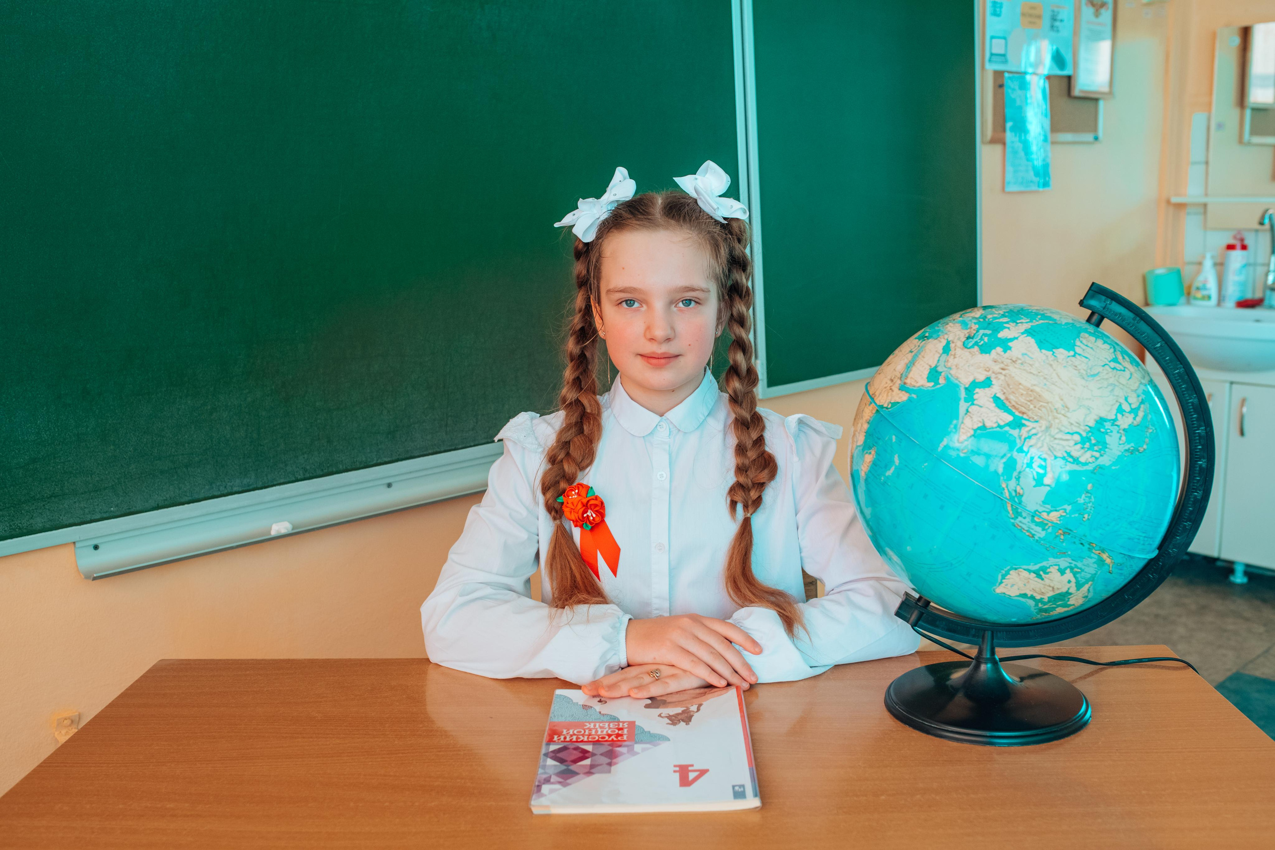 Школьные альбомы. Фотограф Алла Елисеева