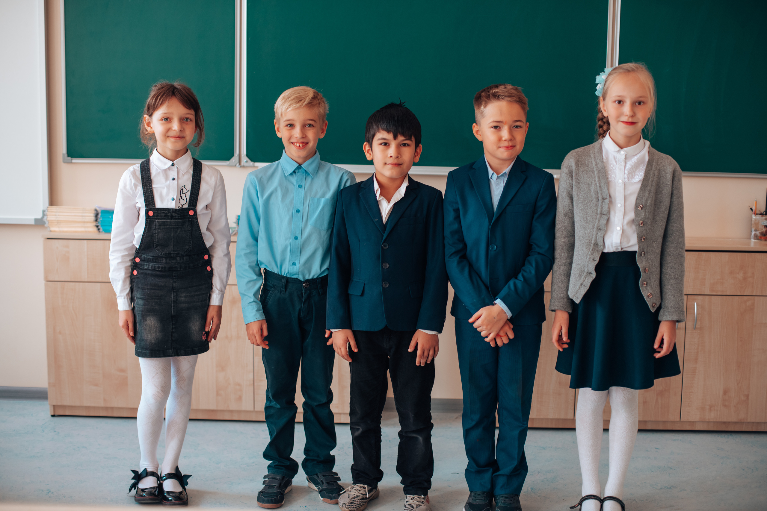 Школьные альбомы. Фотограф Алла Елисеева