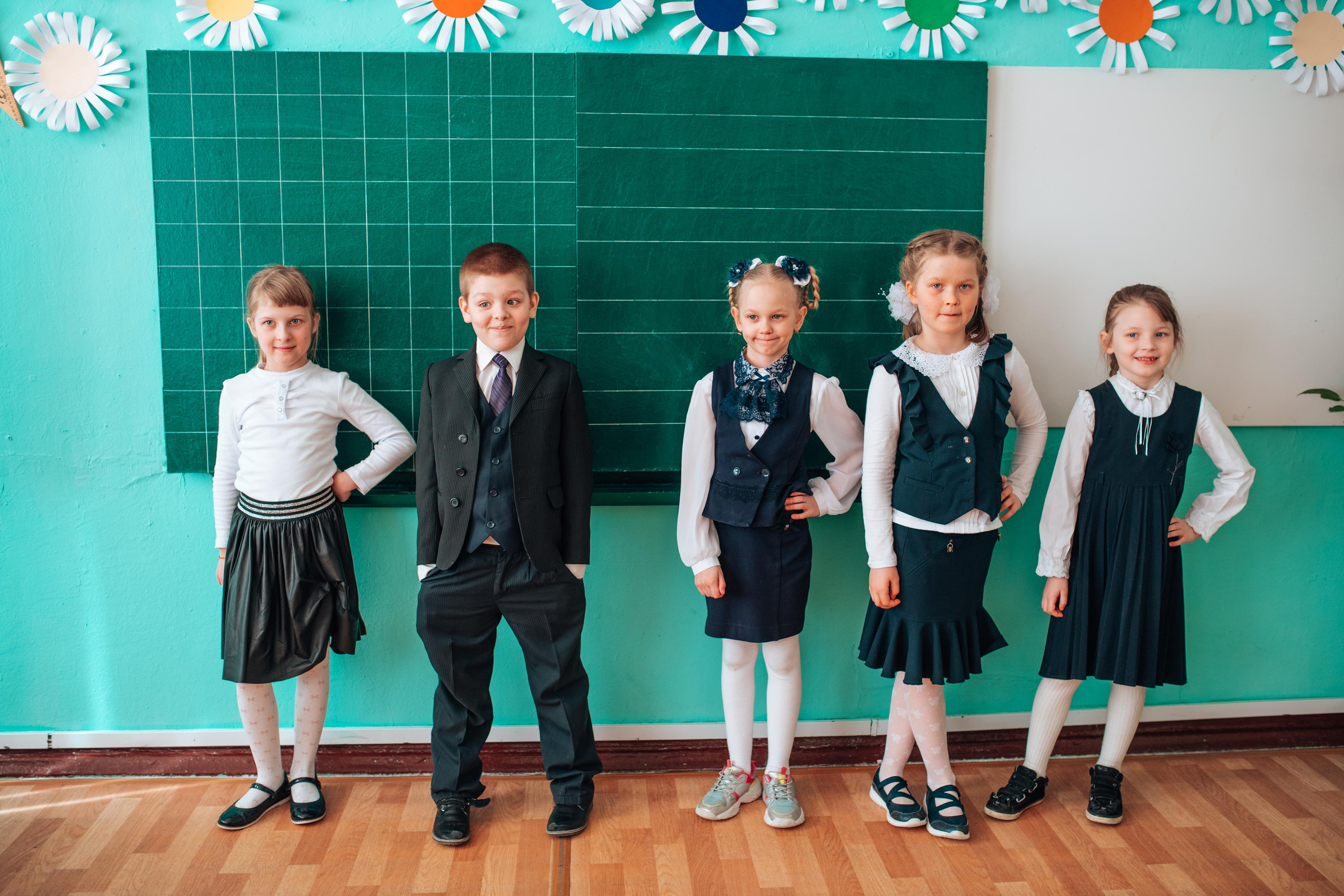 Школьные альбомы. Фотограф Алла Елисеева