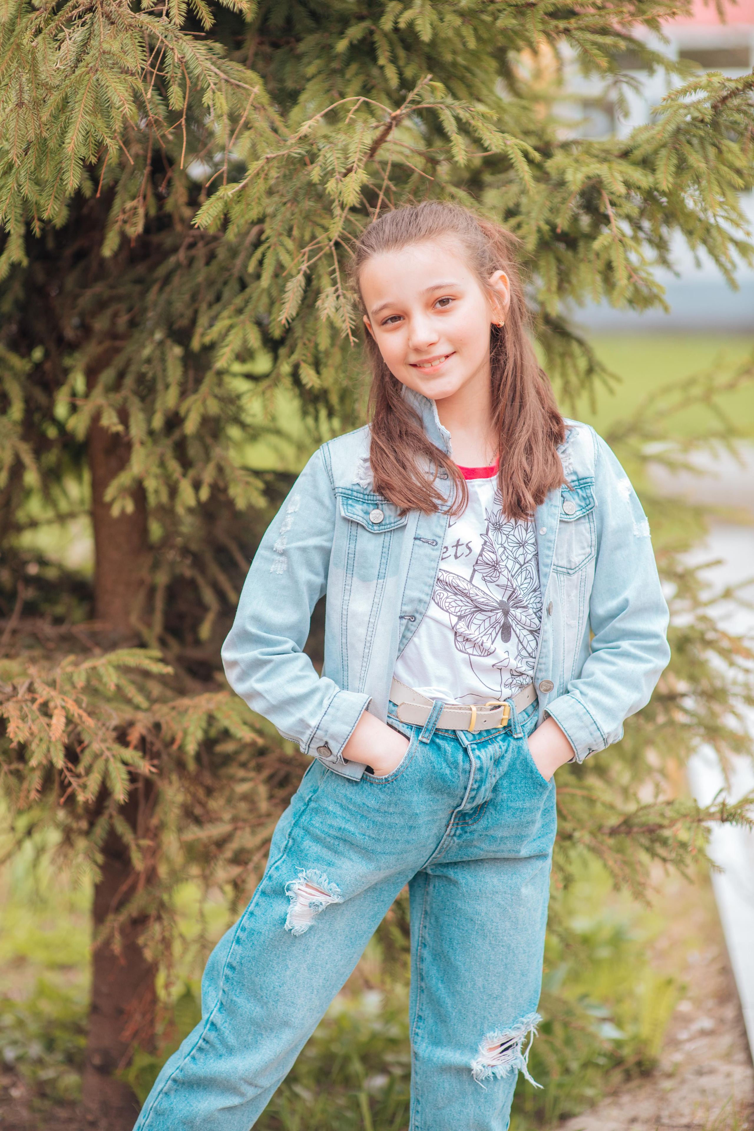 Школьные альбомы. Фотограф Алла Елисеева