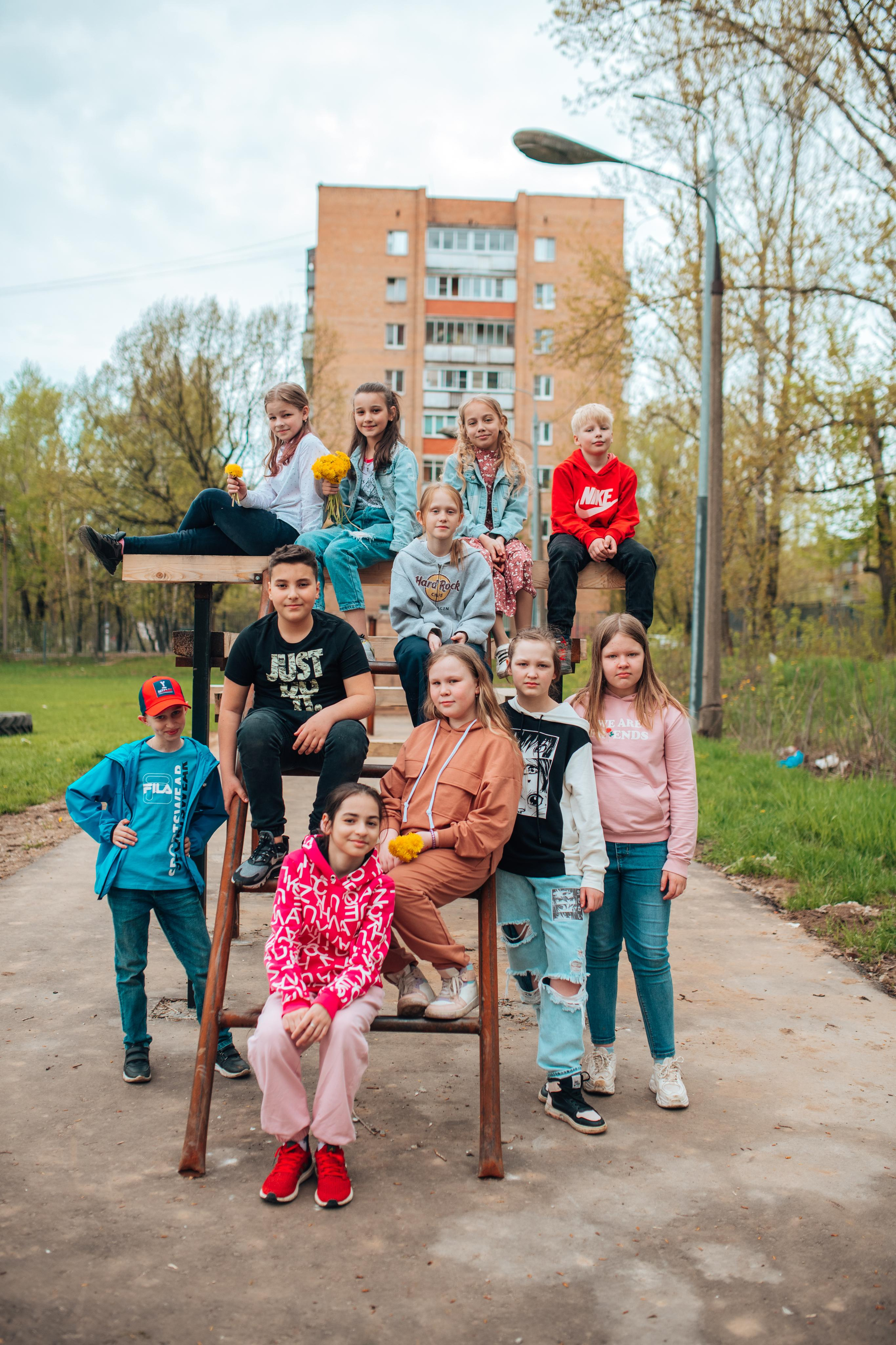 Школьные альбомы. Фотограф Алла Елисеева