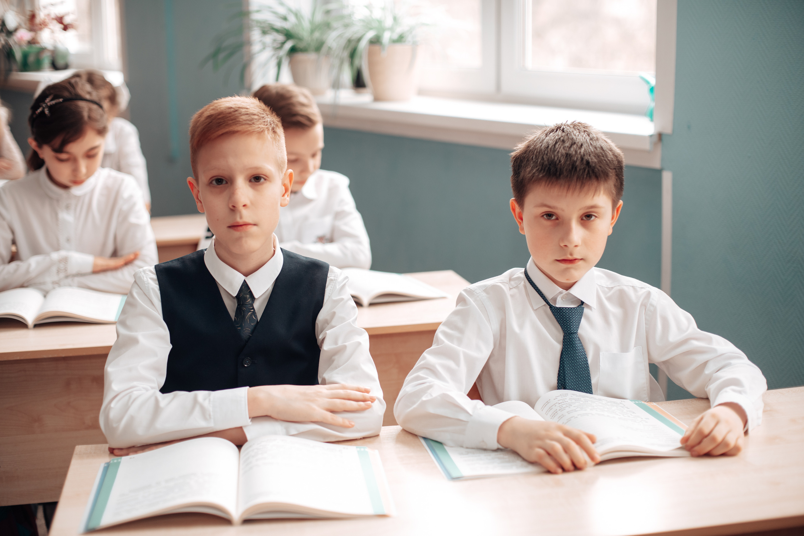 Школьные альбомы. Фотограф Алла Елисеева