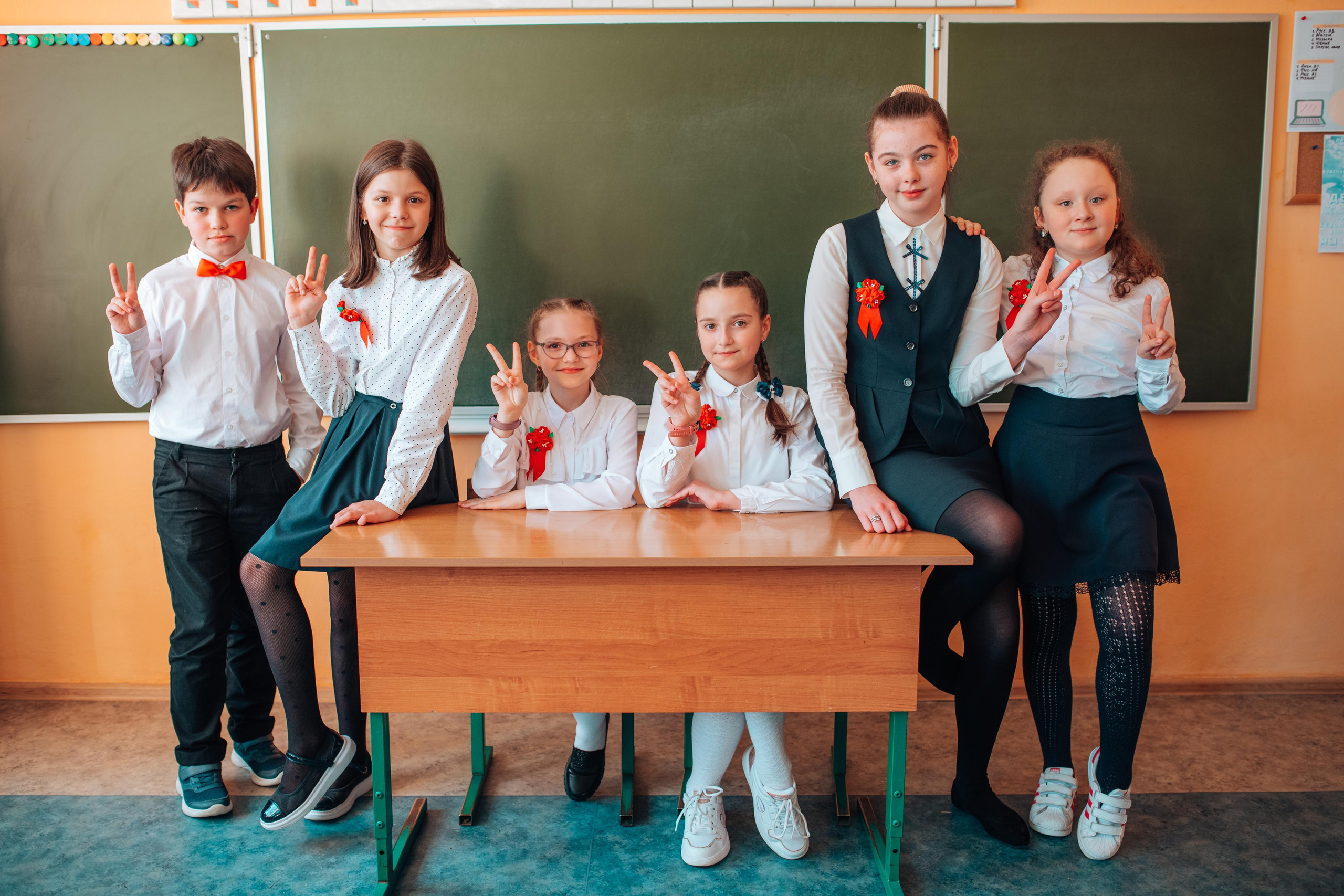 Школьные альбомы. Фотограф Алла Елисеева