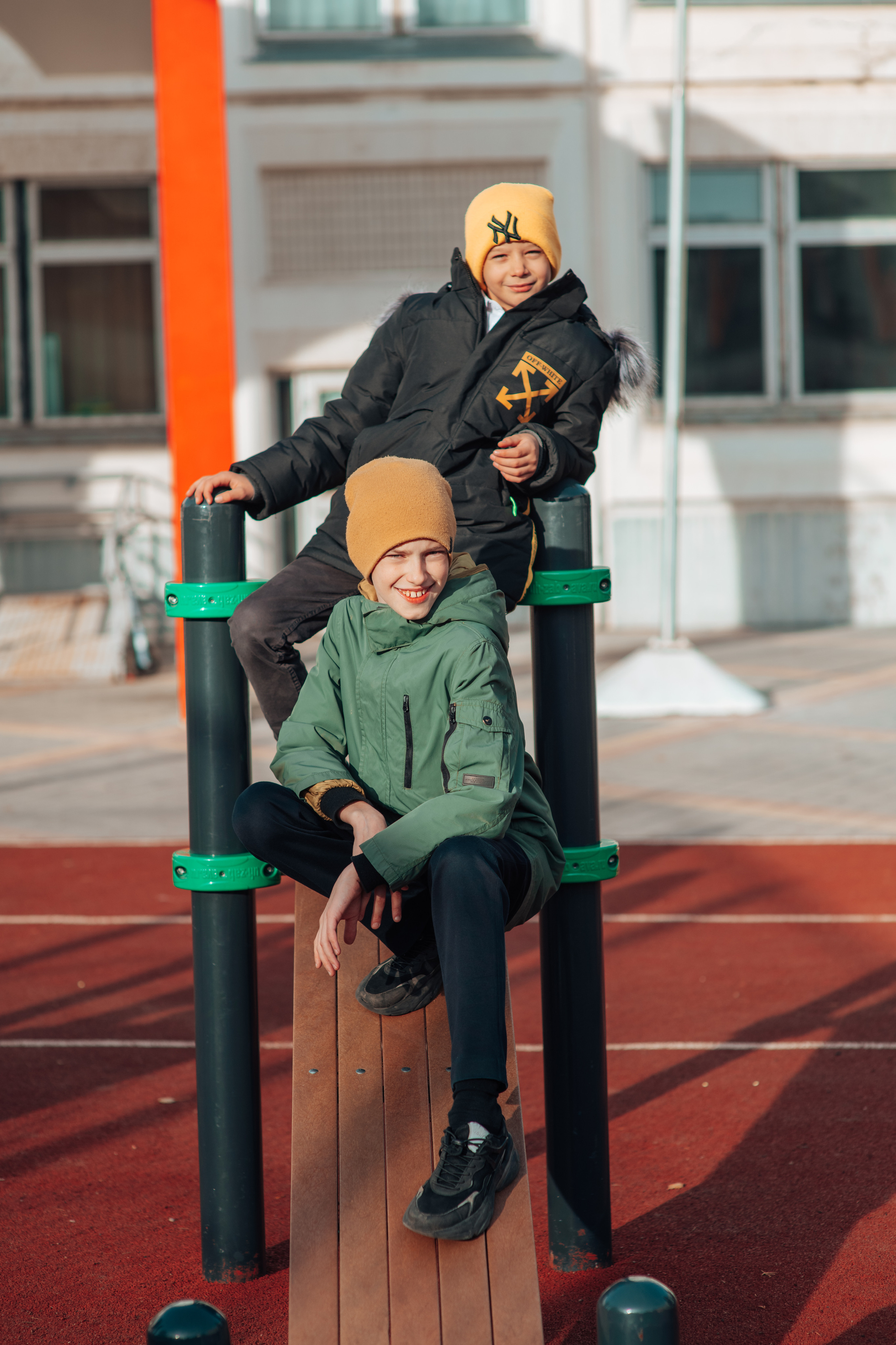 Школьные альбомы. Фотограф Алла Елисеева