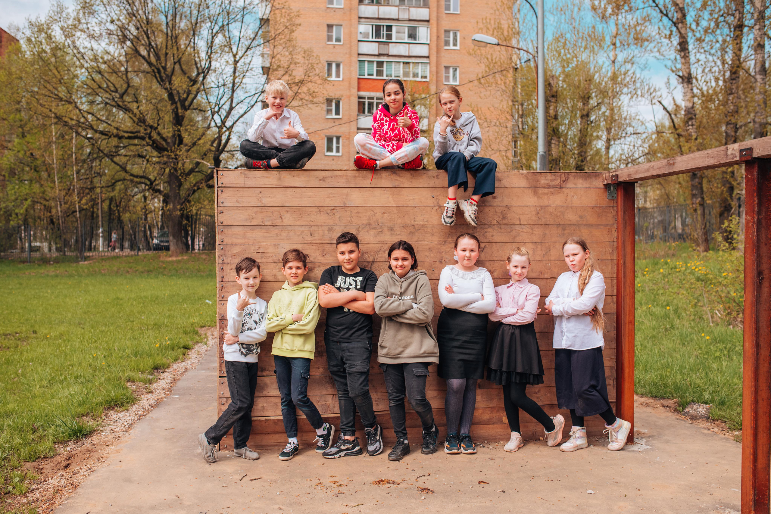 Школьные альбомы. Фотограф Алла Елисеева