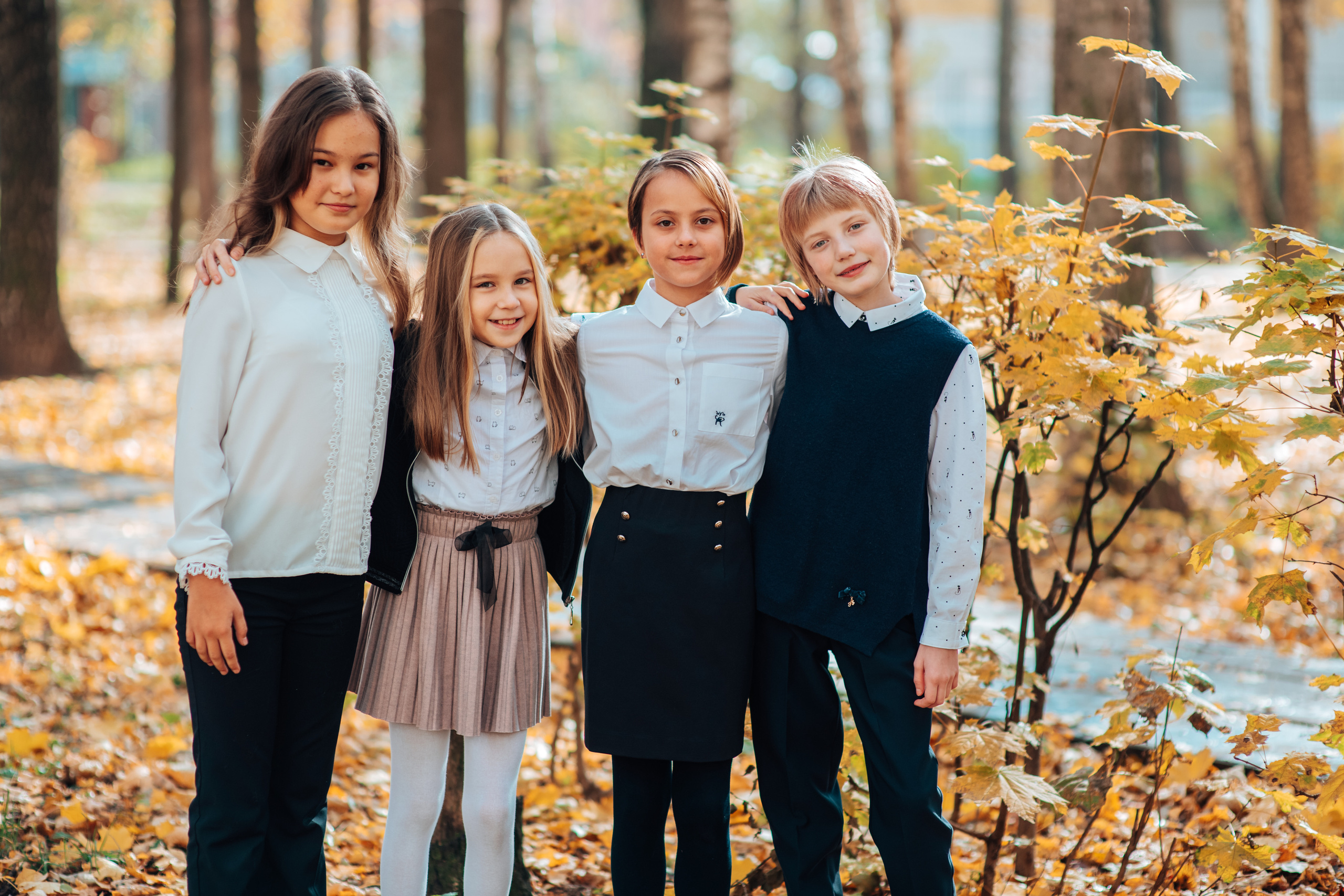 Школьные альбомы. Фотограф Алла Елисеева