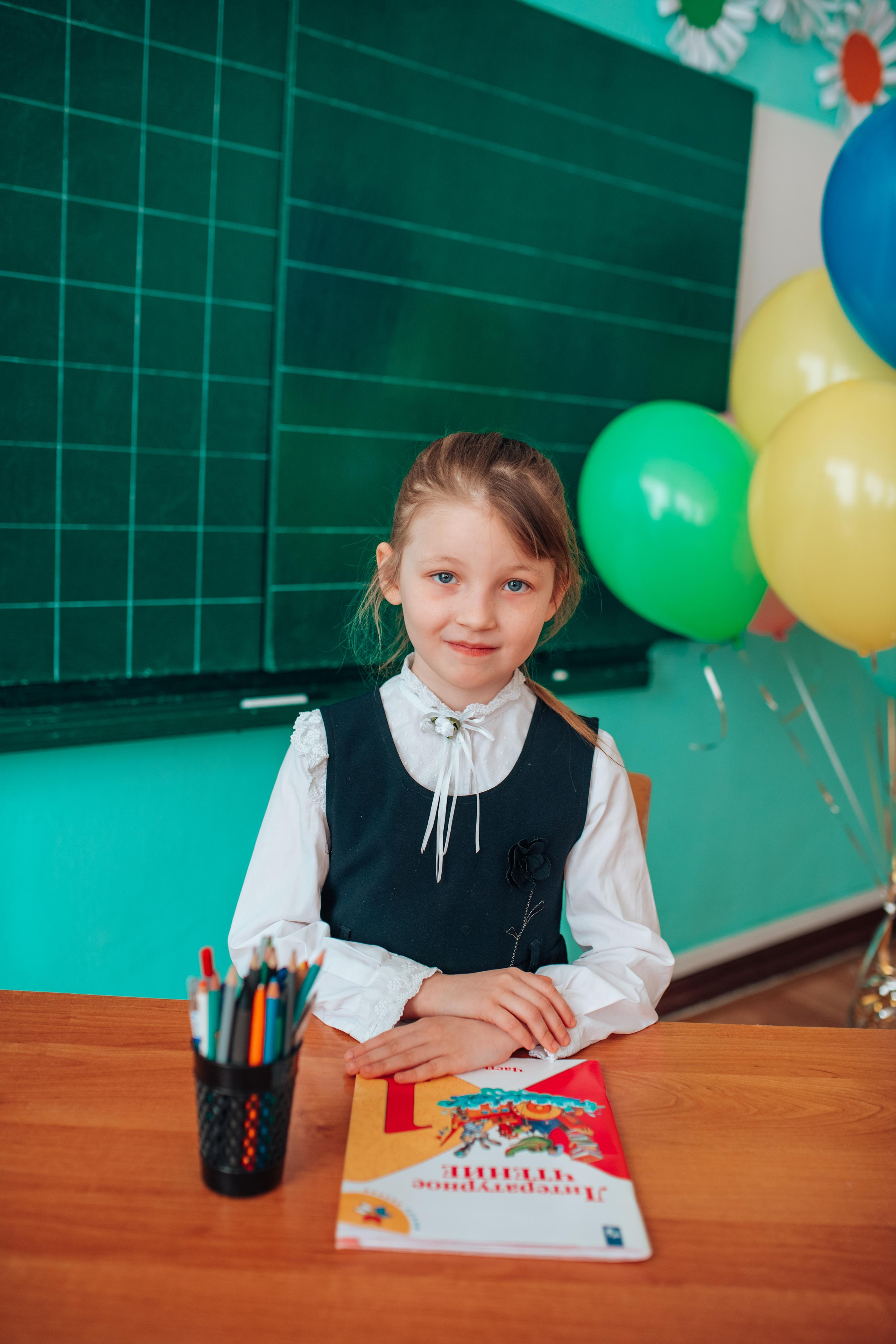 Школьные альбомы. Фотограф Алла Елисеева