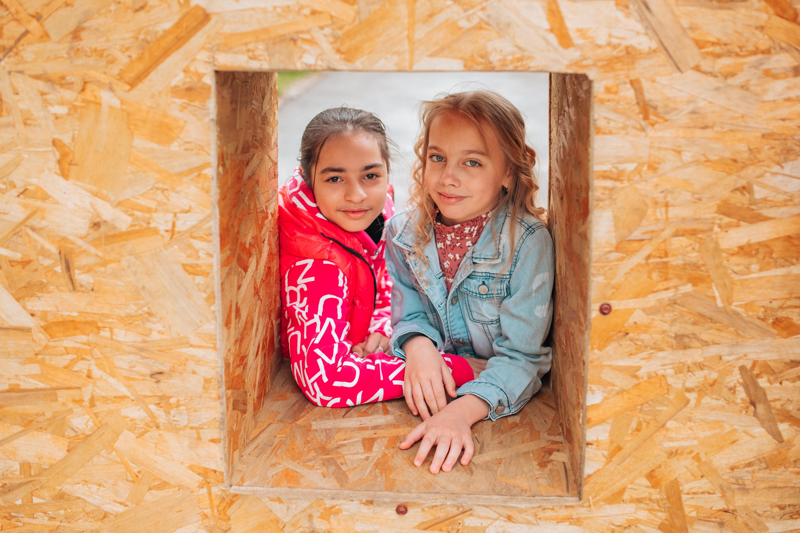 Школьные альбомы. Фотограф Алла Елисеева