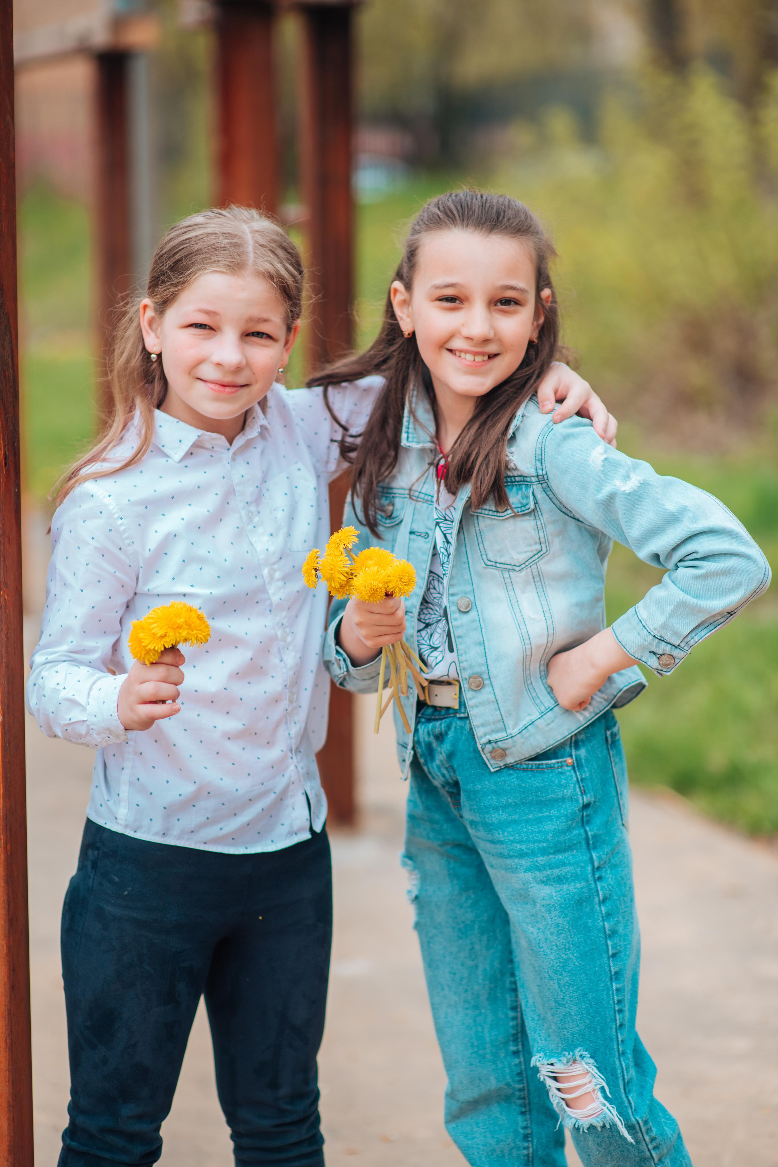 Школьные альбомы. Фотограф Алла Елисеева