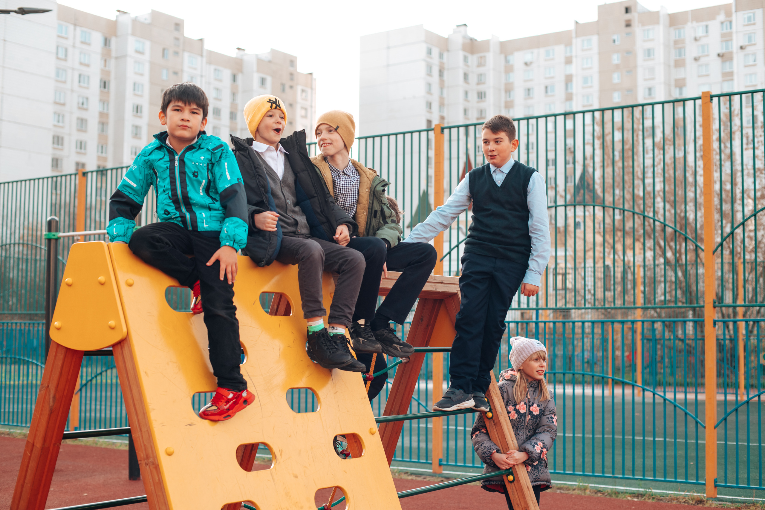 Школьные альбомы. Фотограф Алла Елисеева