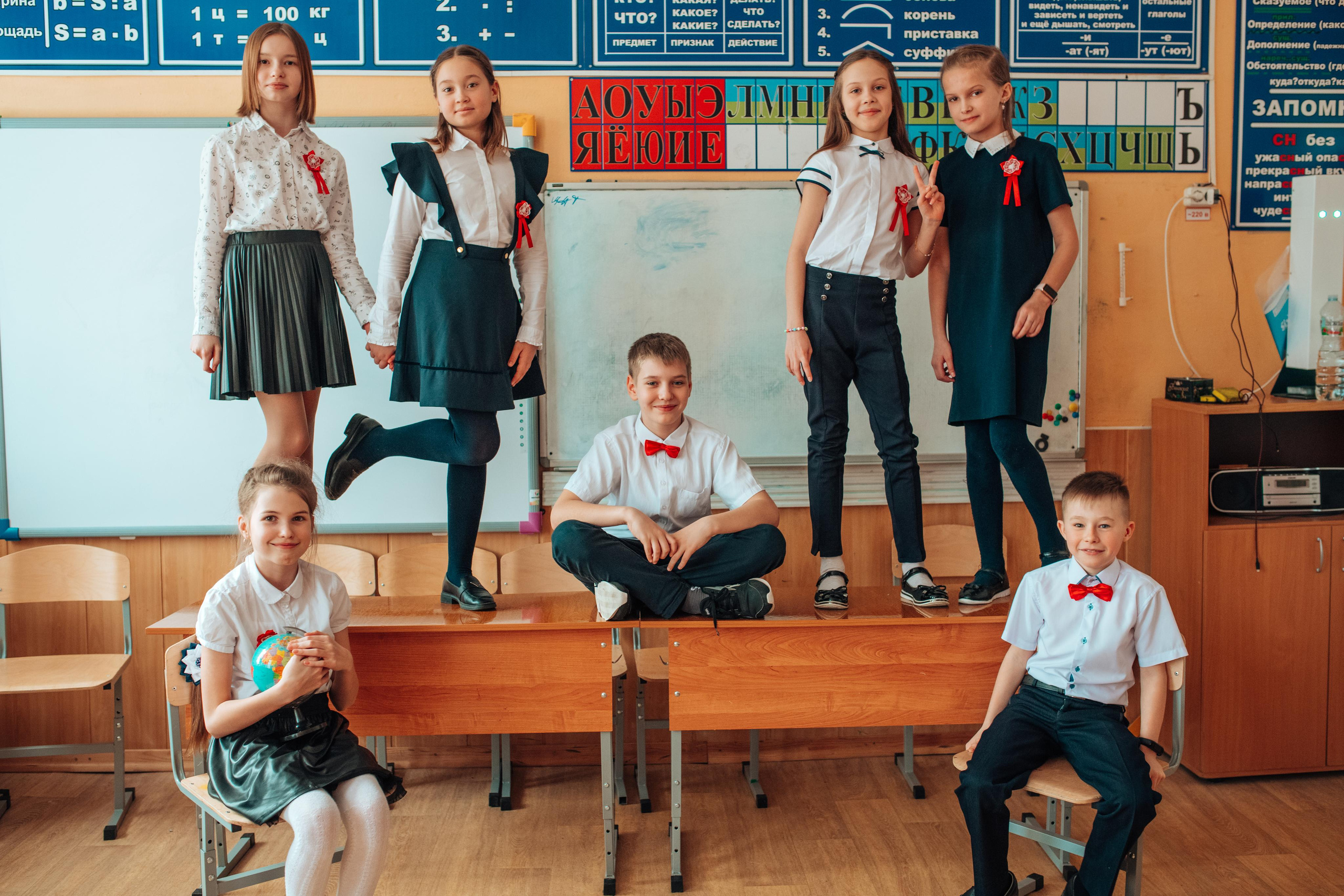 Школьные альбомы. Фотограф Алла Елисеева