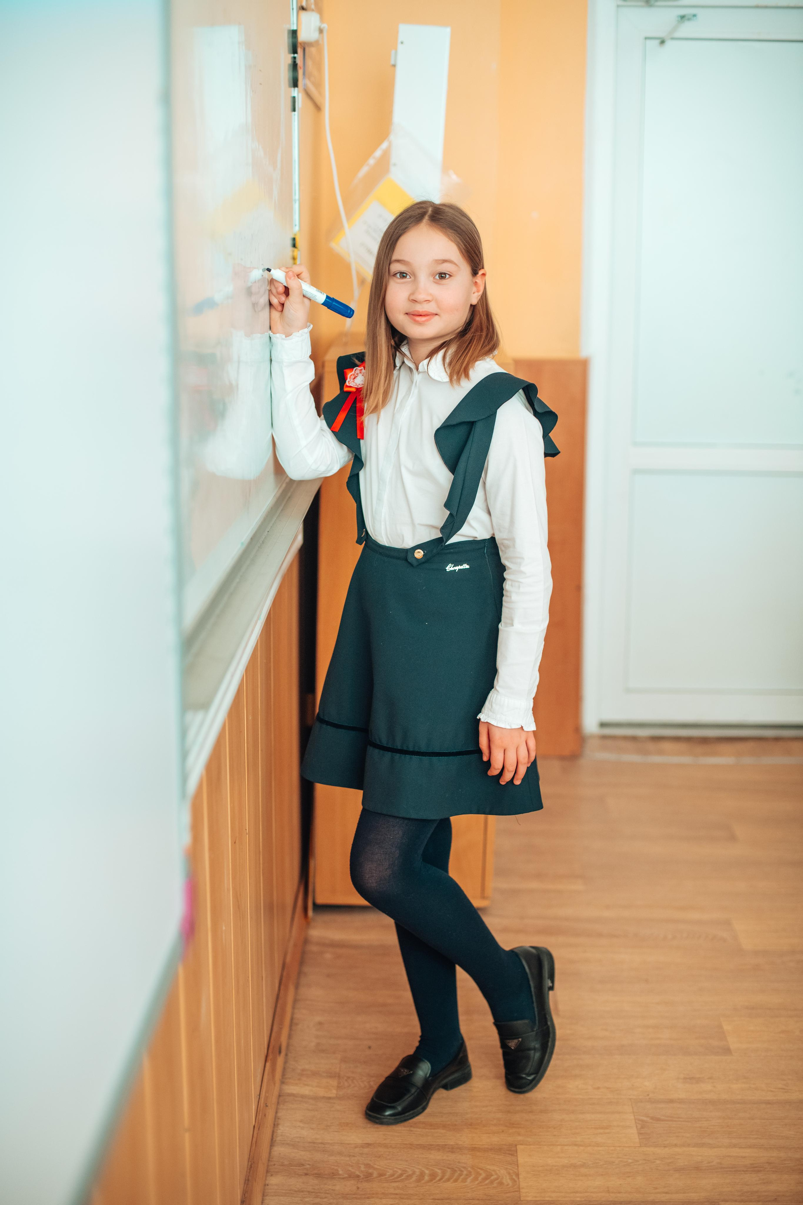 Школьные альбомы. Фотограф Алла Елисеева