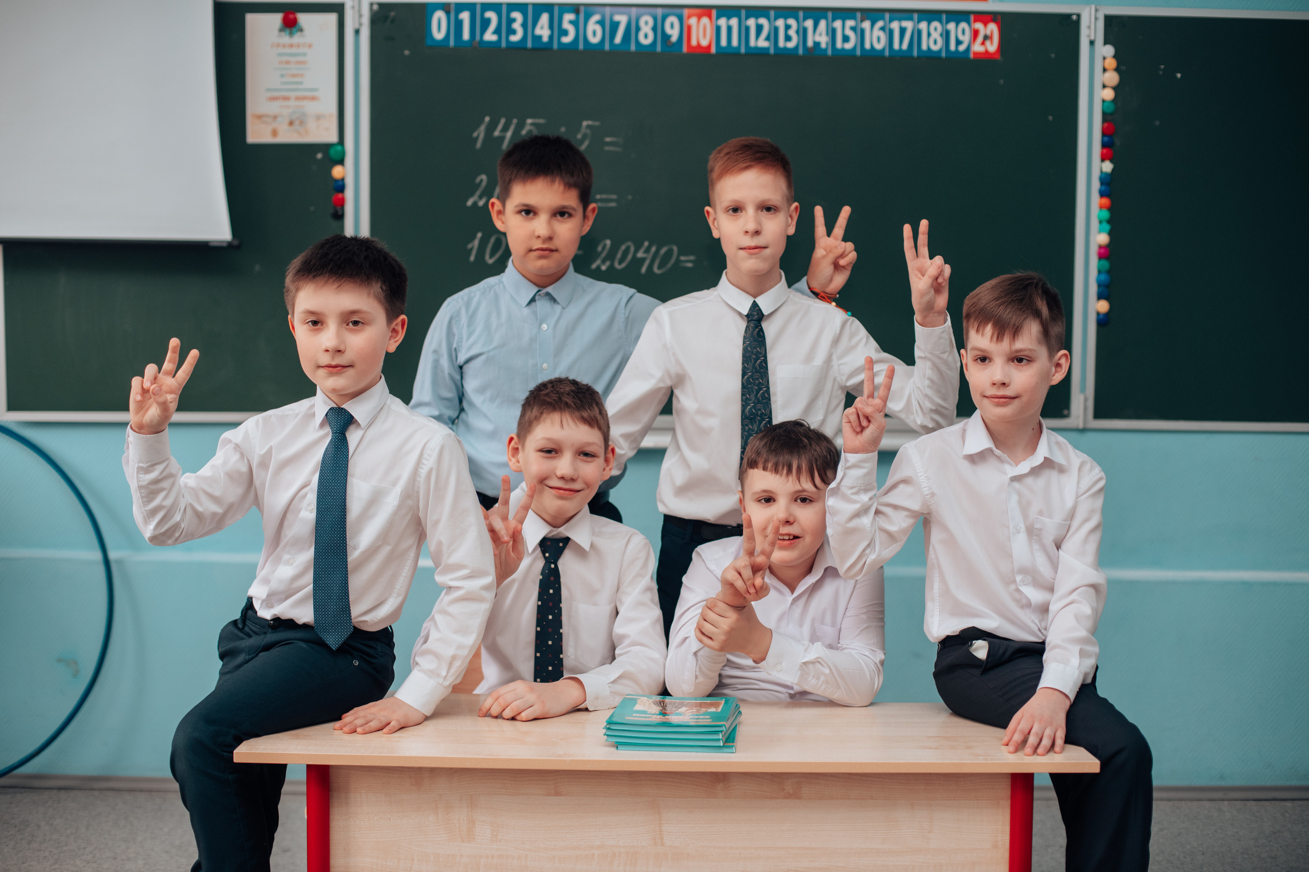 Школьные альбомы. Фотограф Алла Елисеева