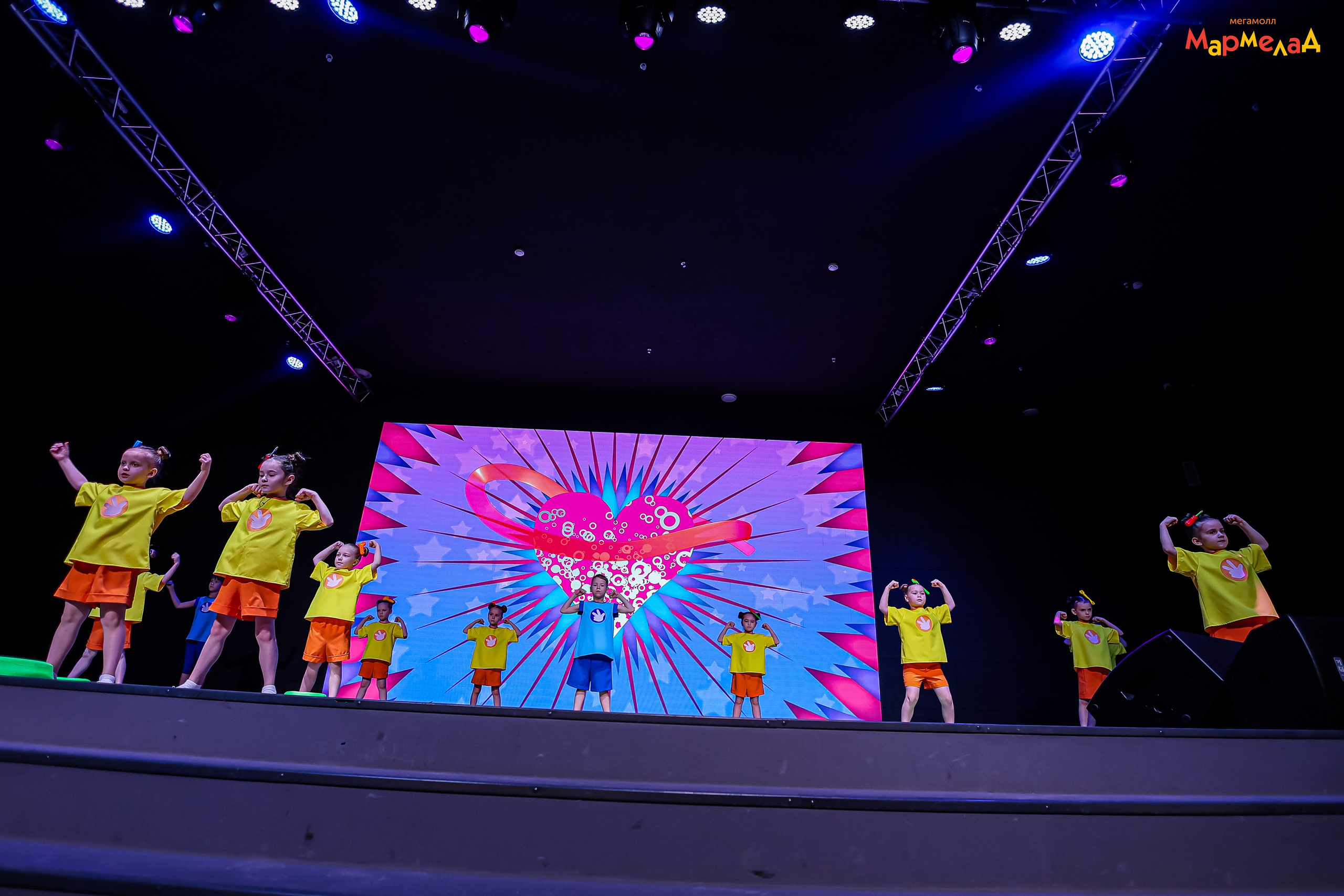 14.02 Любовь без границ в Мегамолл Мармелад. Команда специалистов в мире фотографии и видео. Детский фотограф, семейный фотограф