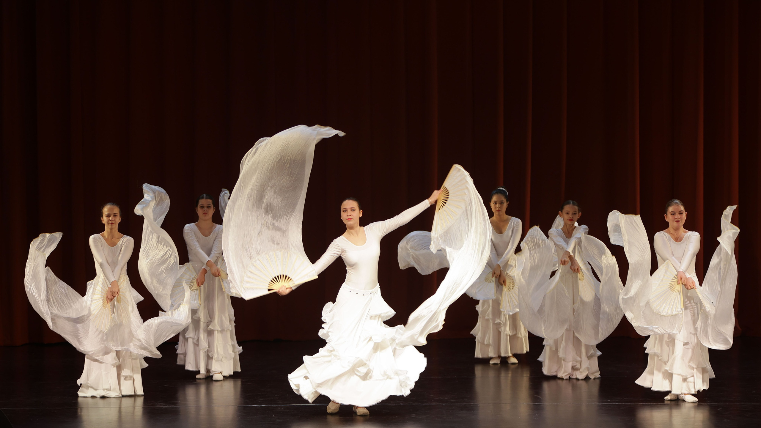 Фестиваль хореографического искусства «КУБОК ЛЕГЕНДЫ — 2025». Выпускные альбомы и школьный фотограф в Подольске, Троицке, Щербинке, Москве и Московской области