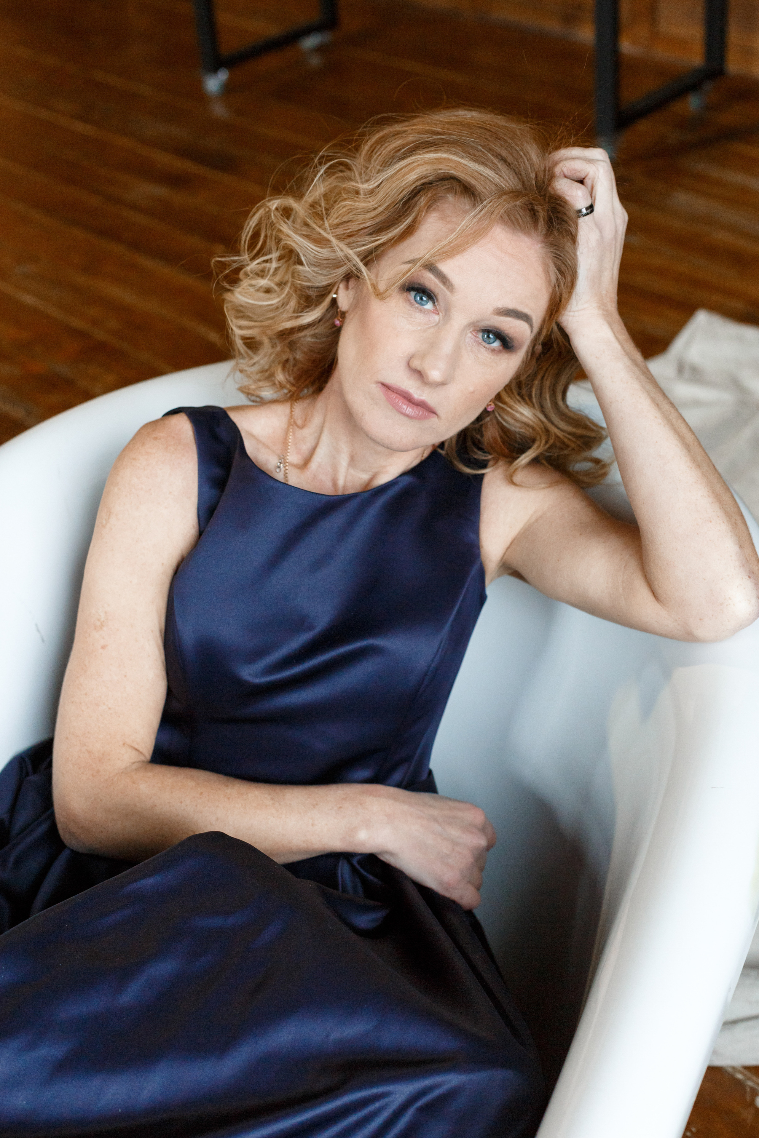 Портрет женский. Портретная фотосессия. Фотопортрет. Студийный портрет. Семейный и детский фотограф в Омске Светлана Каритун