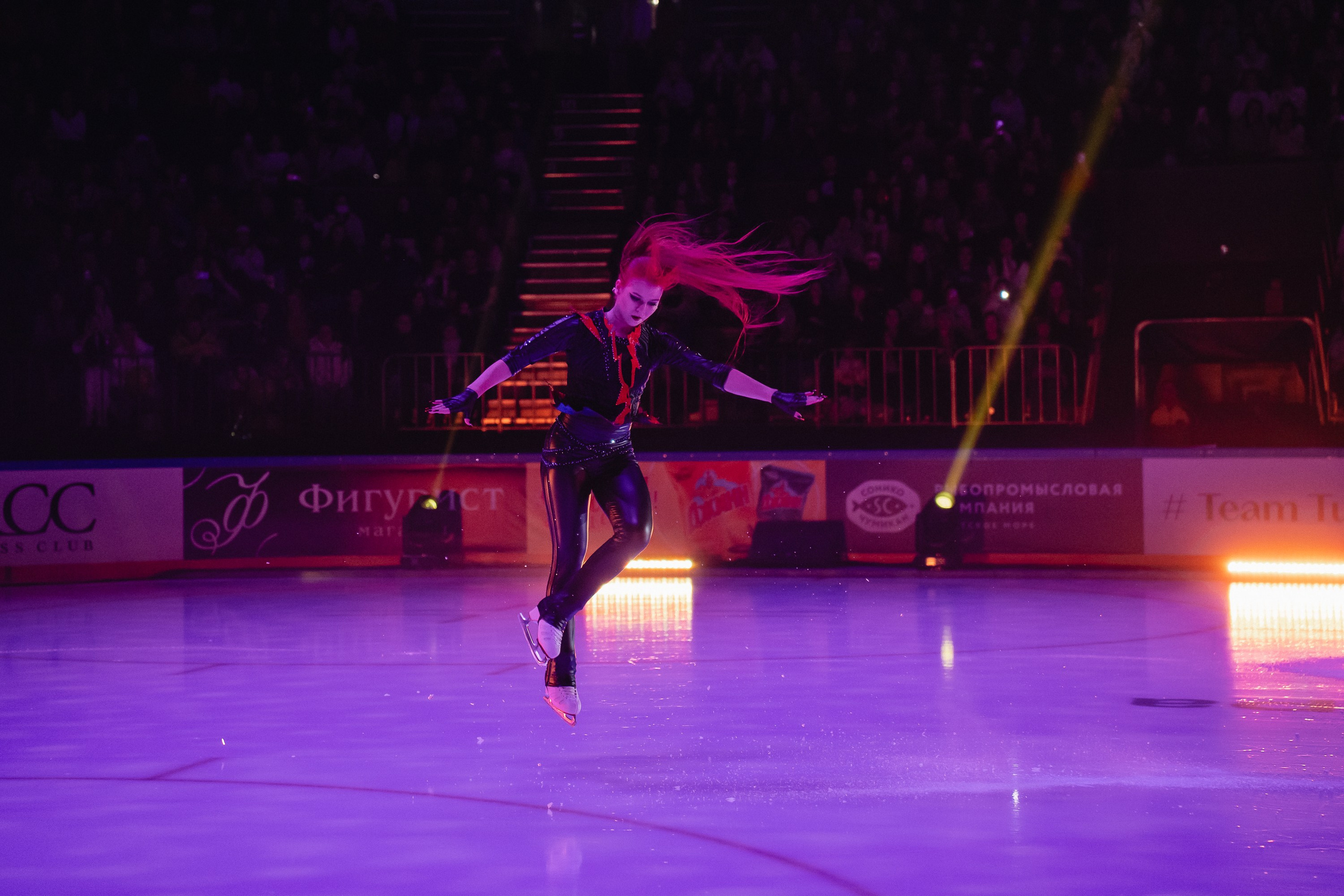 Шоу «Чемпионы на льду» в Новосибирске. Воробьева Ксения — Спортивный и танцевальный фотограф Новосибирск