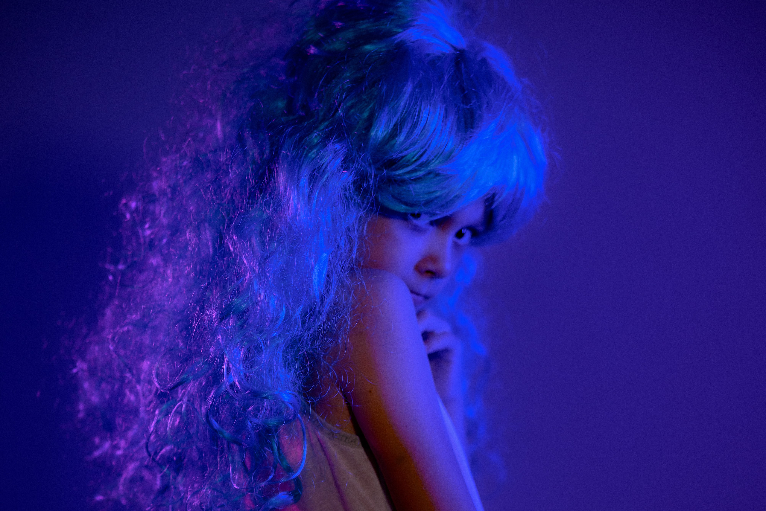 Фотосессия в домашней студии с цветным светом. Портретный фотограф Александр Журов в Кинеле, Самаре и Самарской области