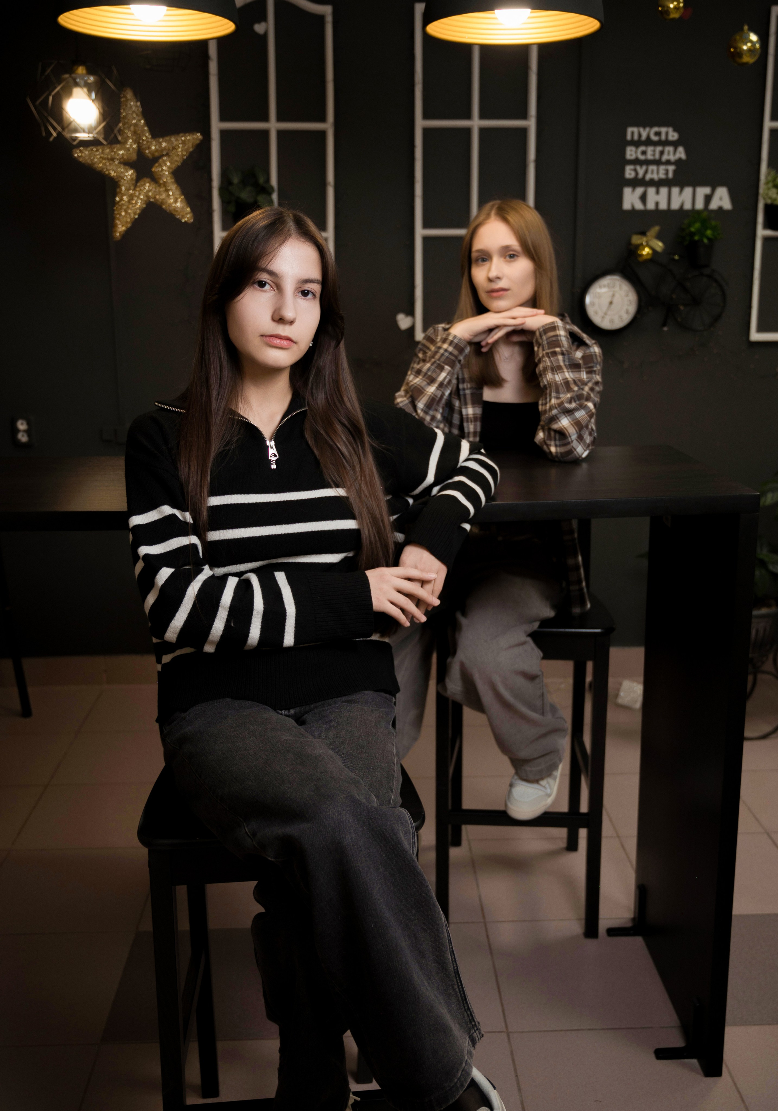 Фотографии старшеклассников для выпускных альбомов Нижневартовск | Портфолио. AR-t студия «Альбом+», г. Нижневартовск