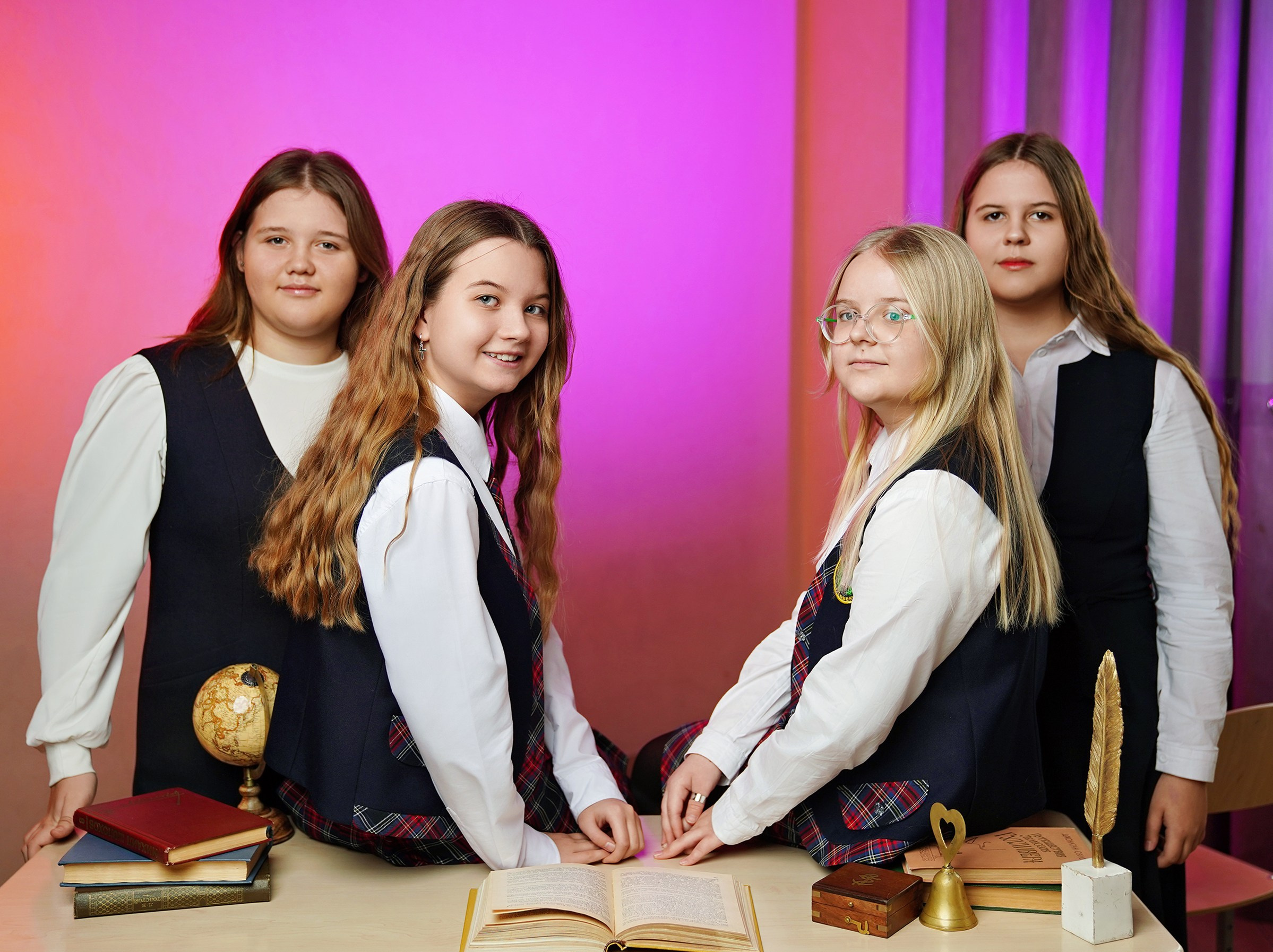 Виньетка + портреты. GOTRA — выпускные альбомы в Тюмени