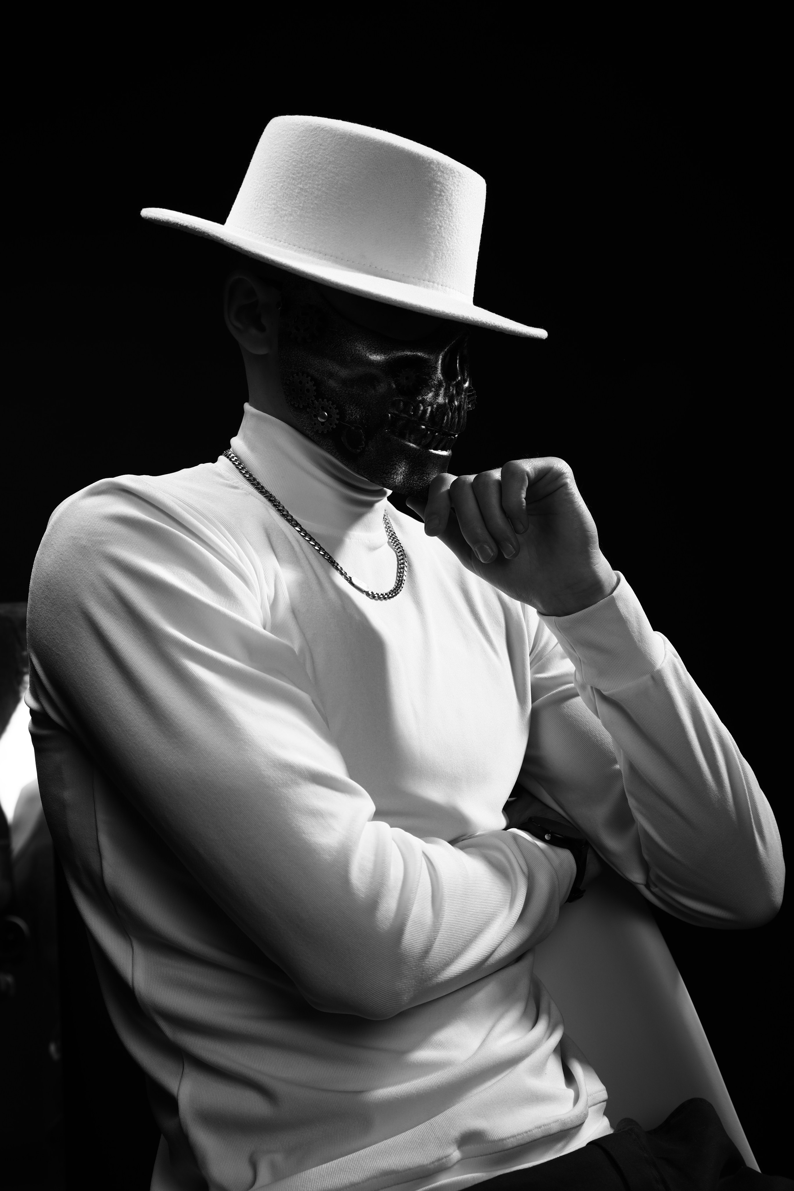 The White hat Alex. Профессиональный фотограф в Воронеже Владислав Крылов