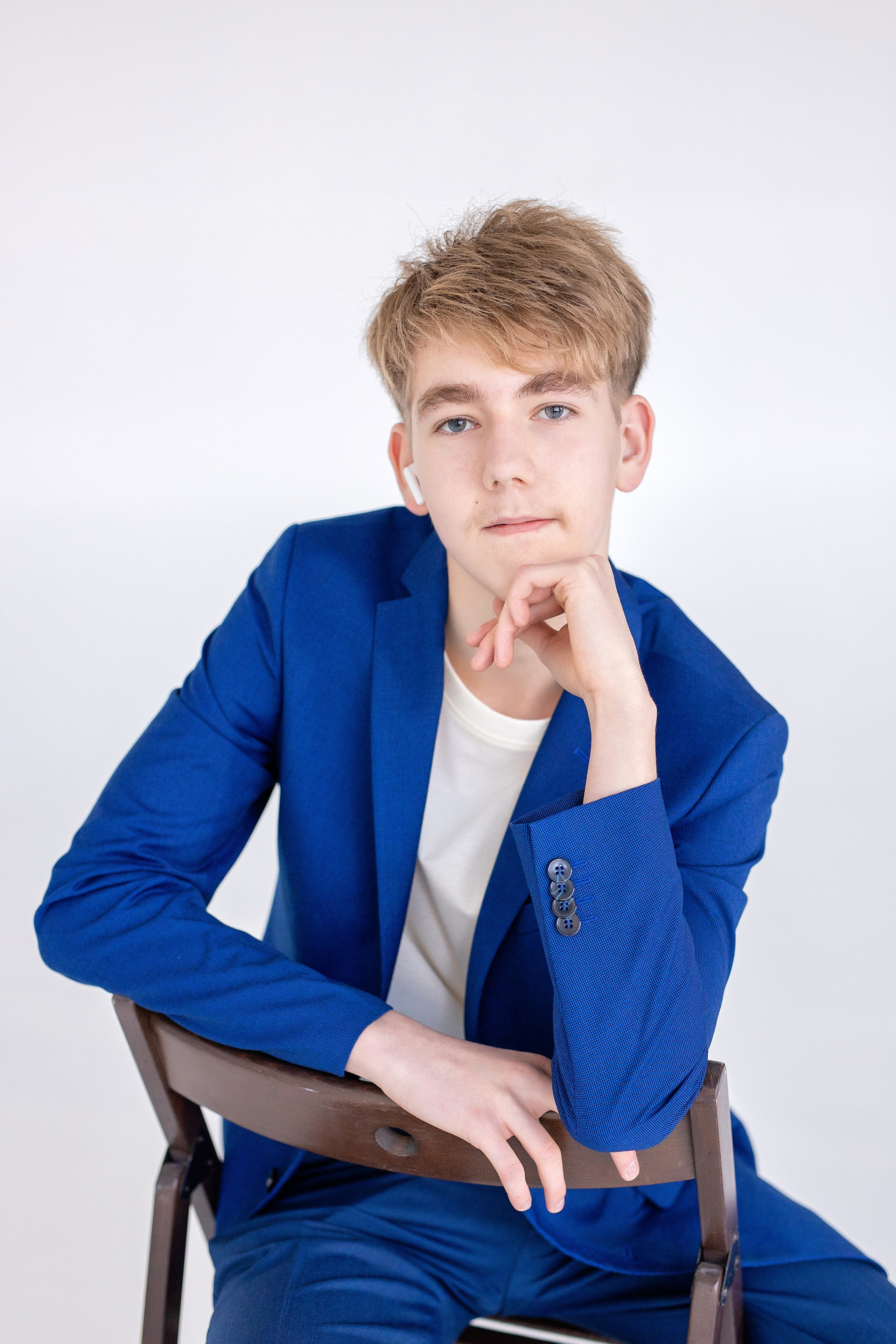 67 школа, 9б класс. Стильный выпускной альбом Владивосток фотограф Вероника Мигачева