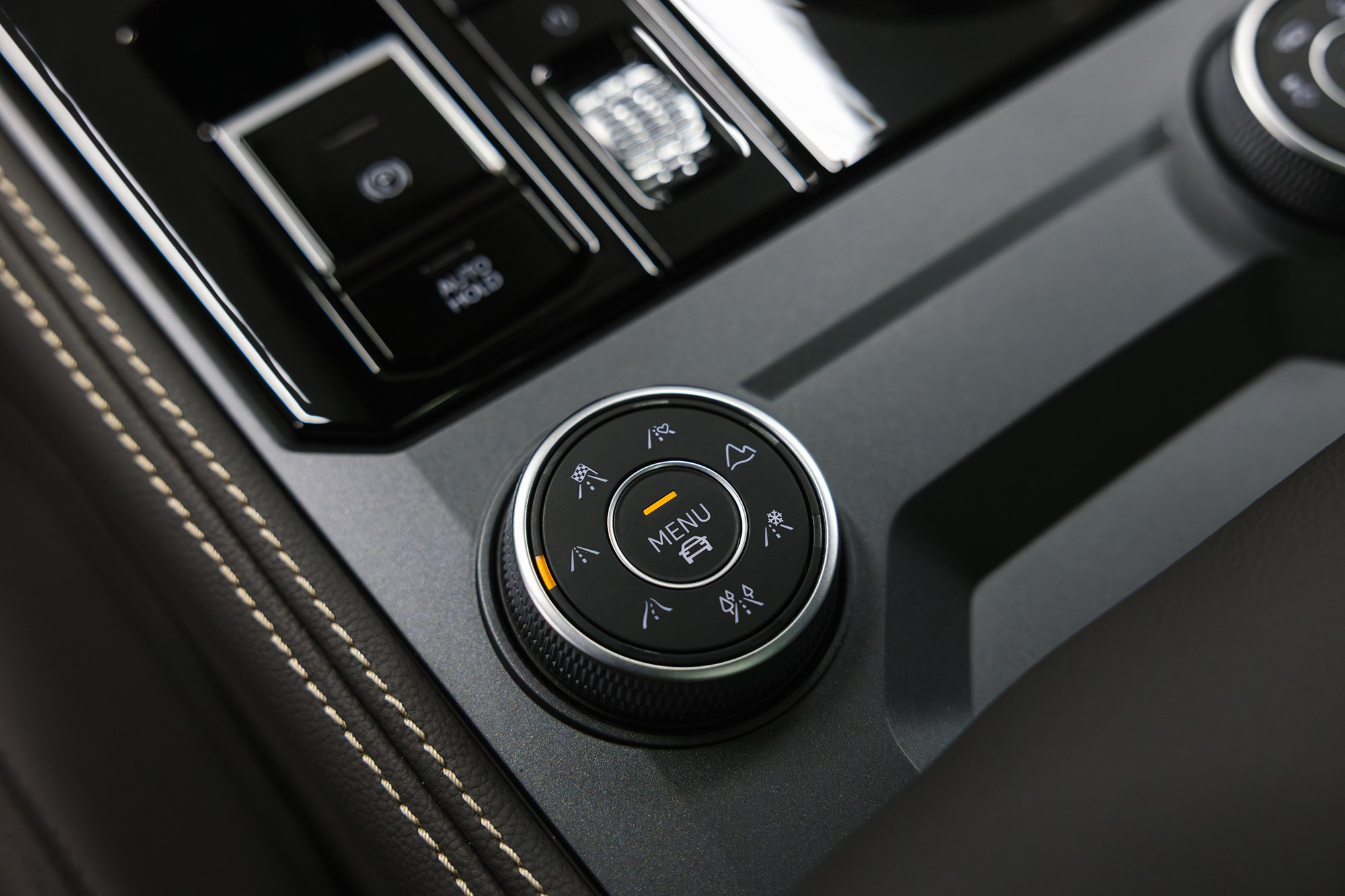 Volkswagen Touareg R-Line 2.0 TSI AT (265 л. с.). Автосалон «Х-Авто»