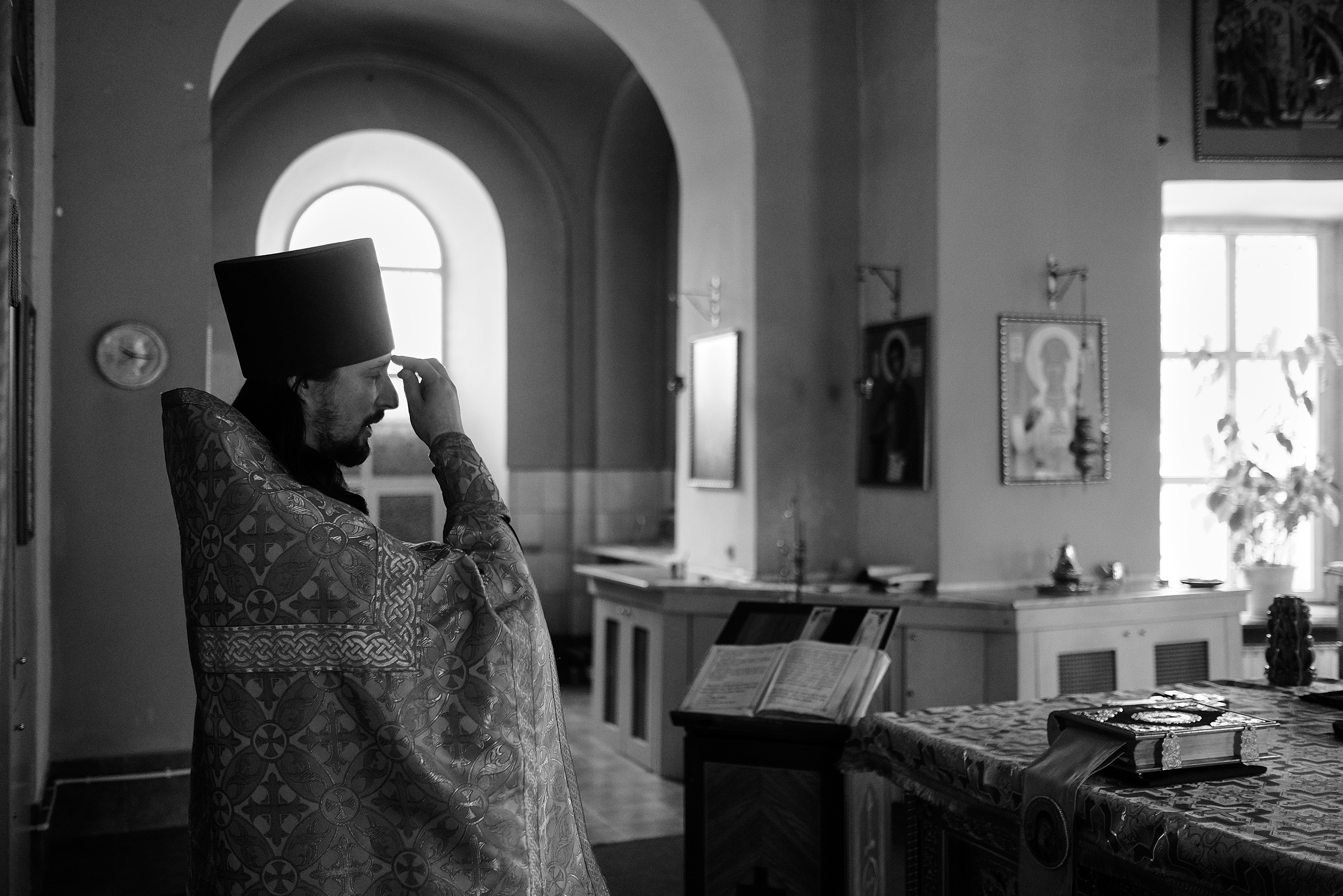 Story of orthodox priest. Moscow street photography workshops and photo tourism