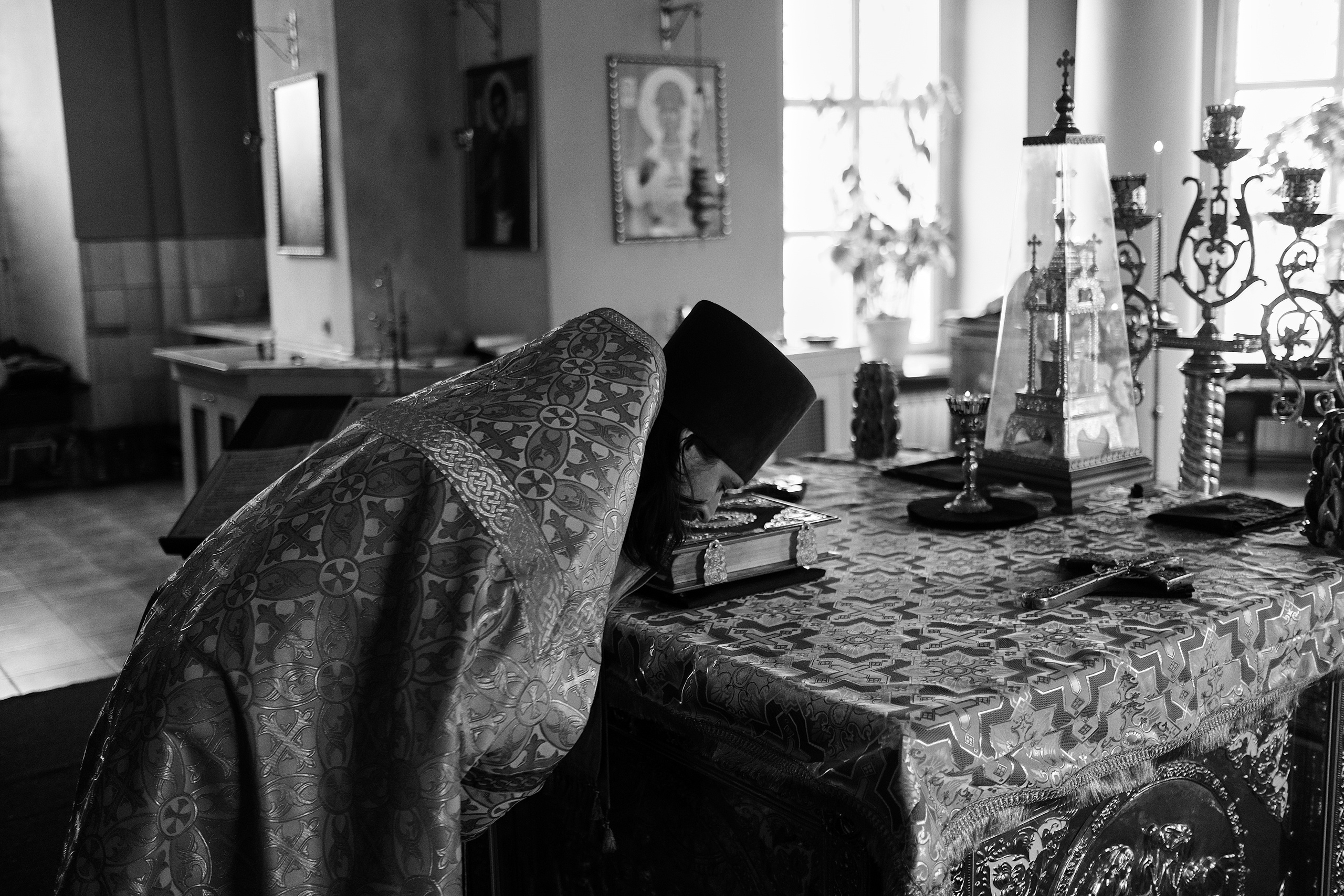 Story of orthodox priest. Moscow street photography workshops and photo tourism