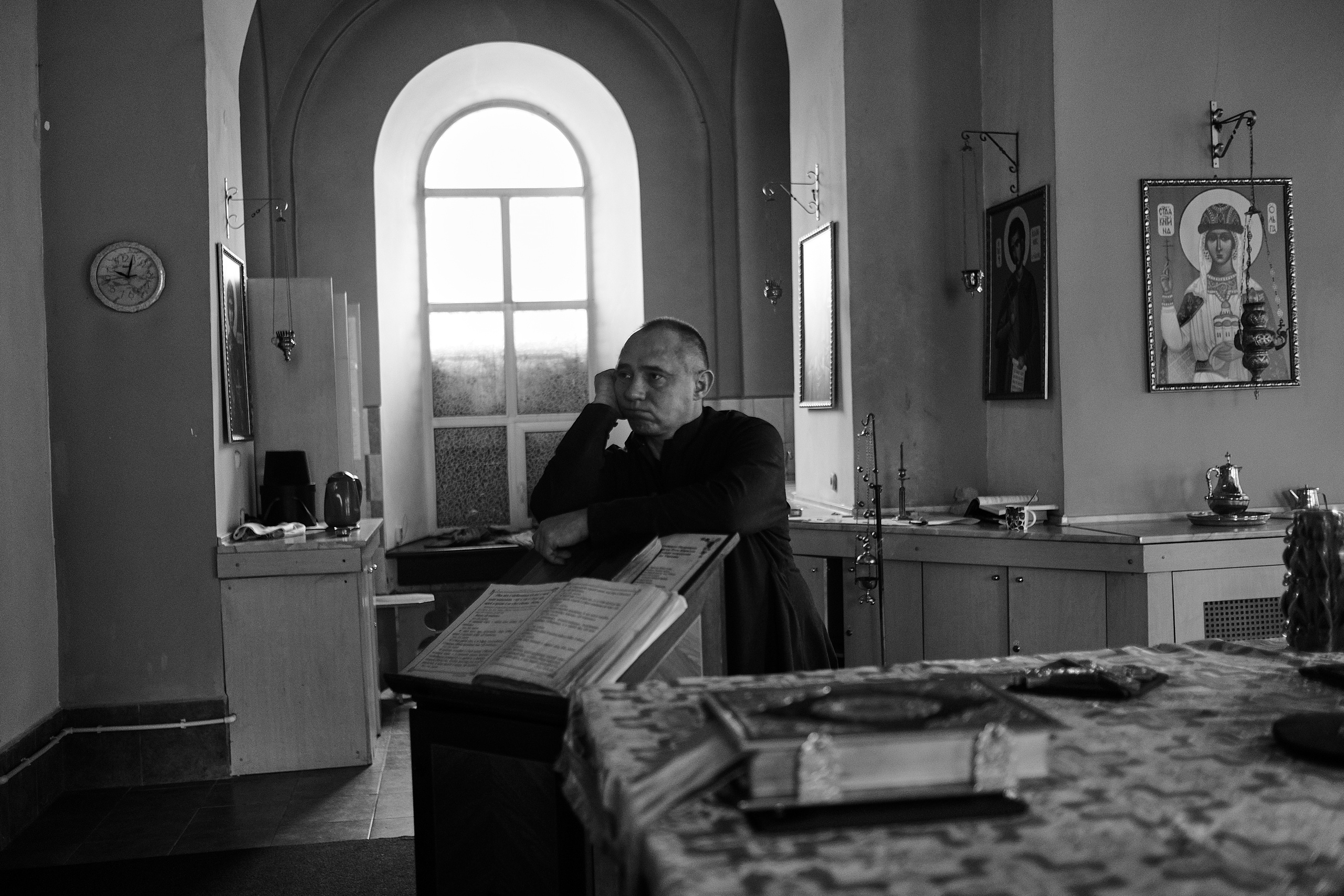 Story of orthodox priest. Moscow street photography workshops and photo tourism