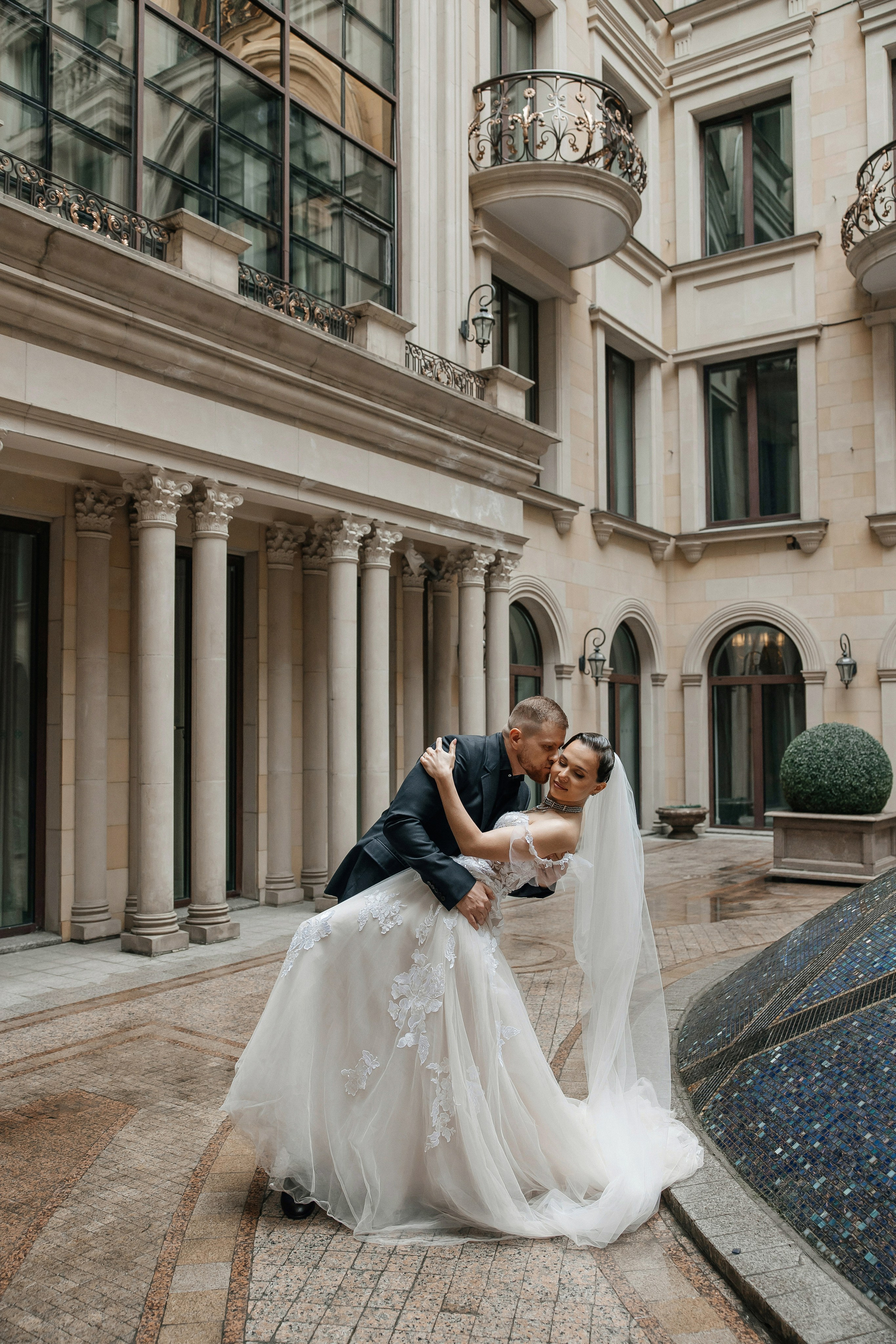 свадебная фотосессия в отеле ст регис Москва Никольская