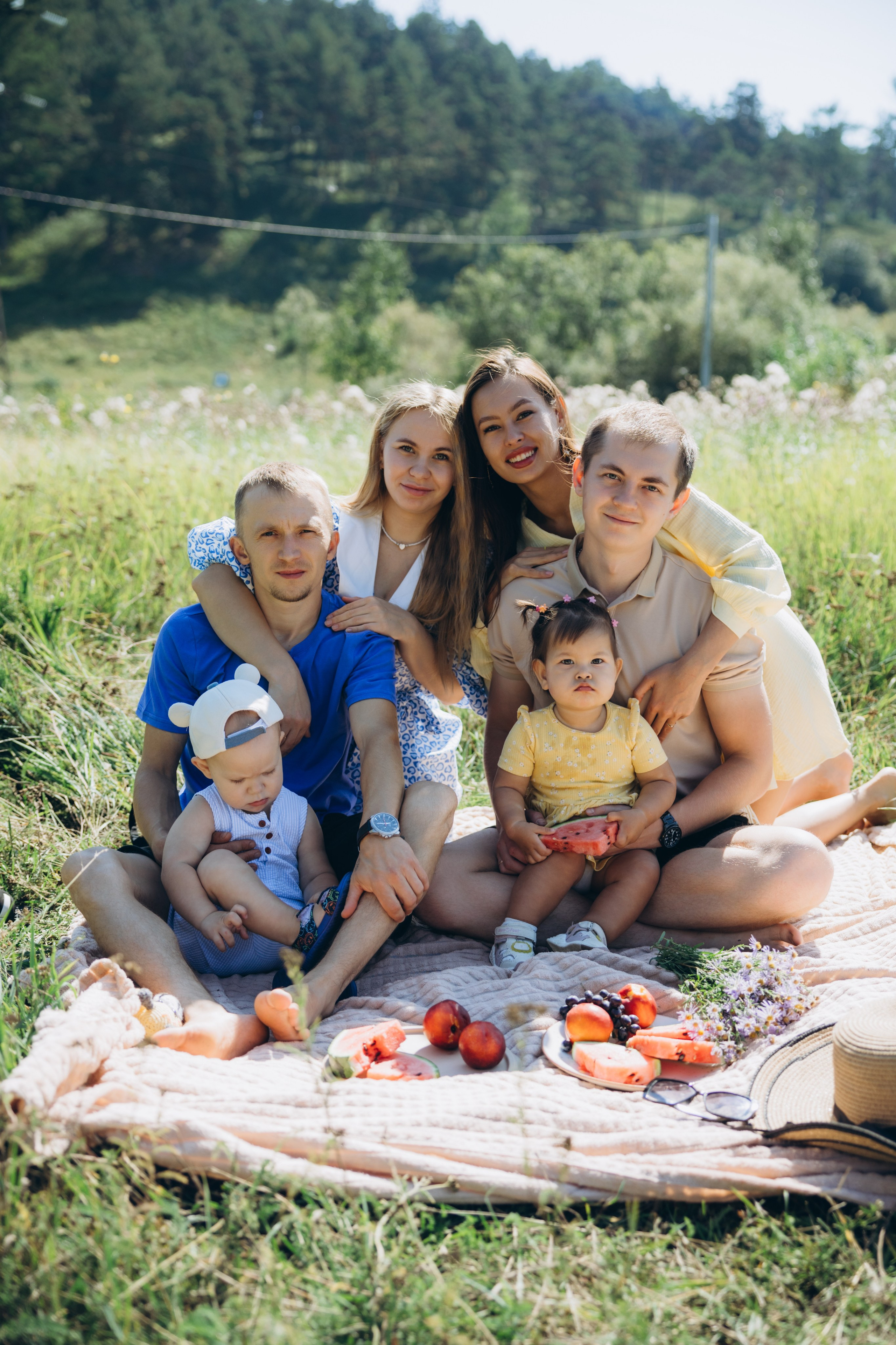 Семейная съёмка в поле. Свадебный, семейный фотограф в Иркутске Светлана Макаричева