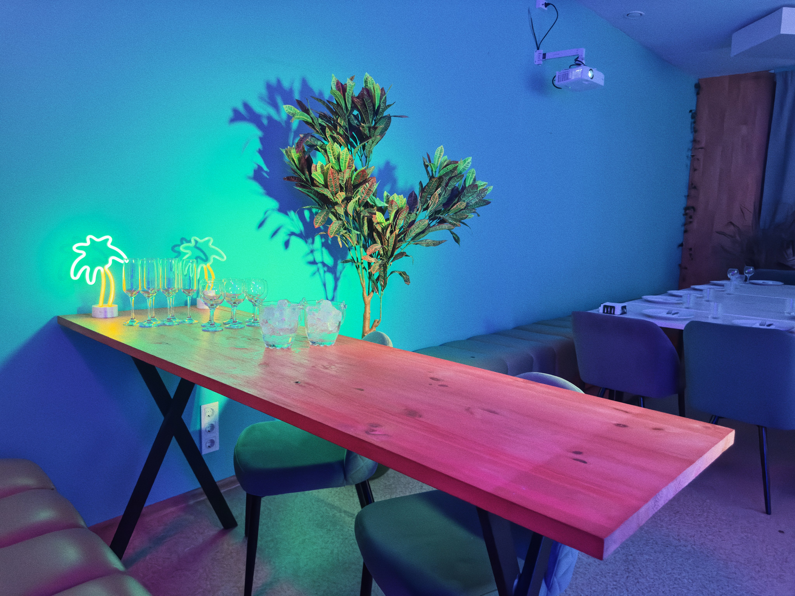 Ибица. Аренда лофта в СПб для мероприятий