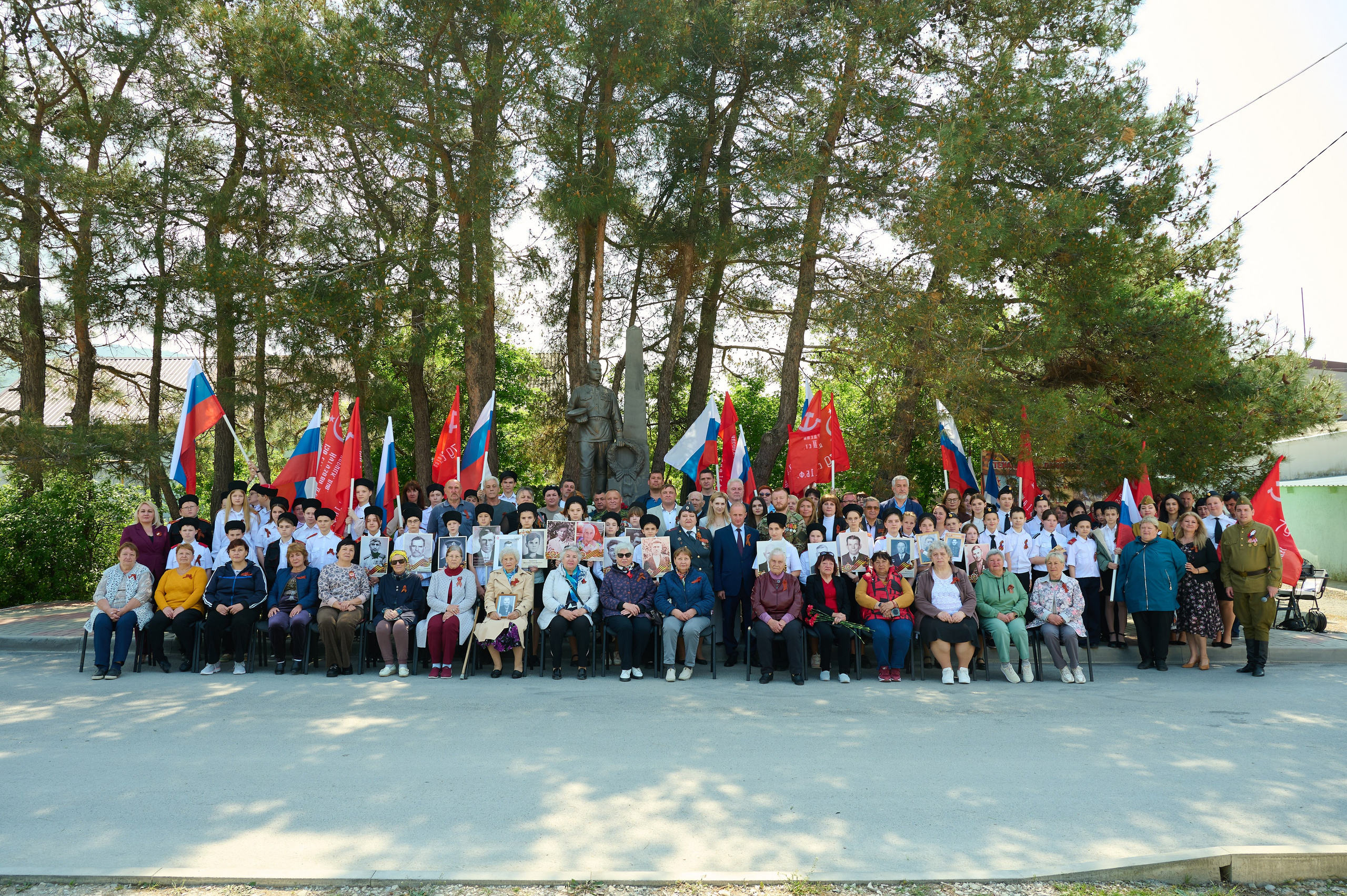Митинг к 9 мая в с. Виноградное. Жизнь курорта Кабардинка в фотографиях