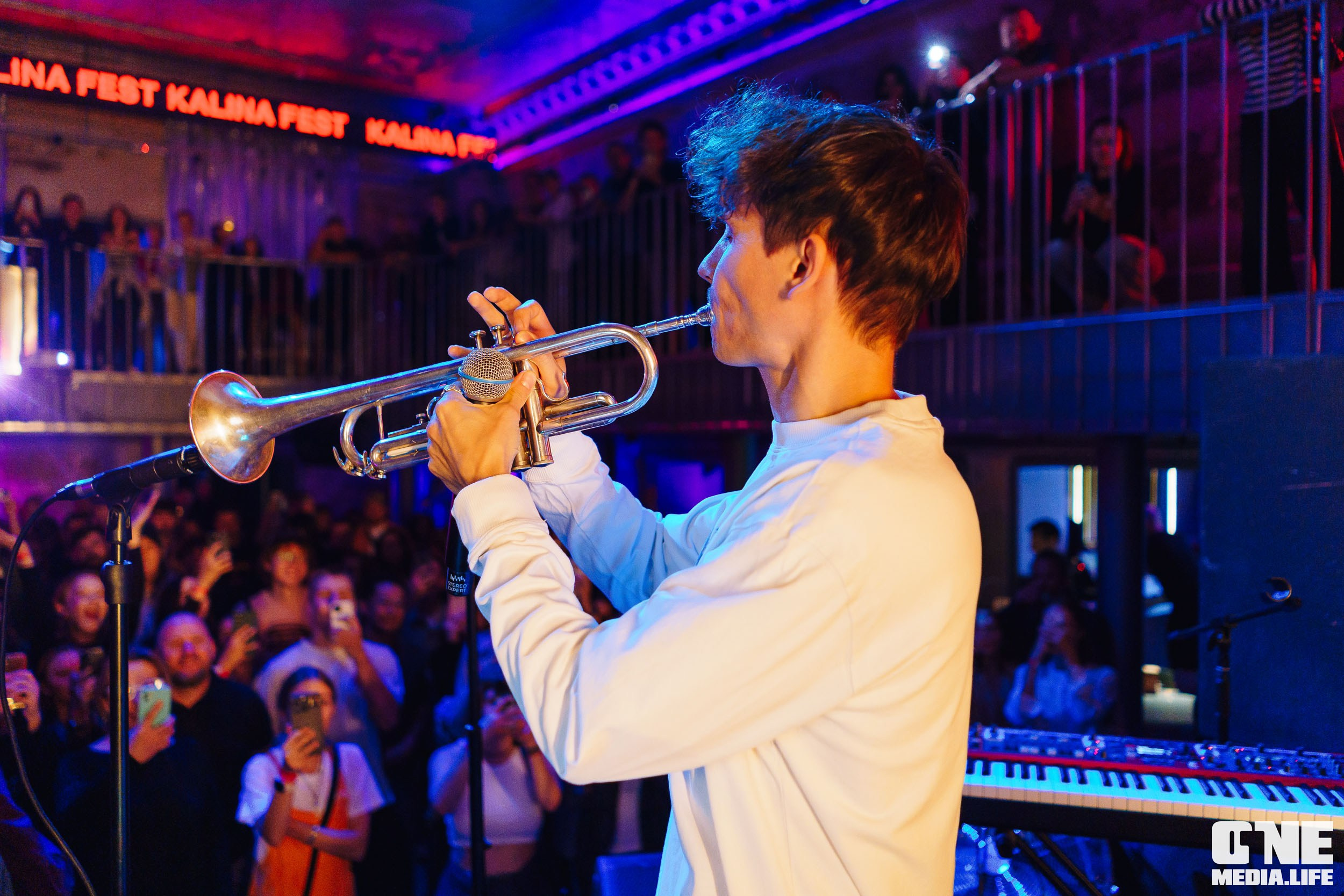 Фоторепортаж из клуба UNIVERSAL. One Media Life: фоторепортажи, фотоотчеты с мероприятий и заведений