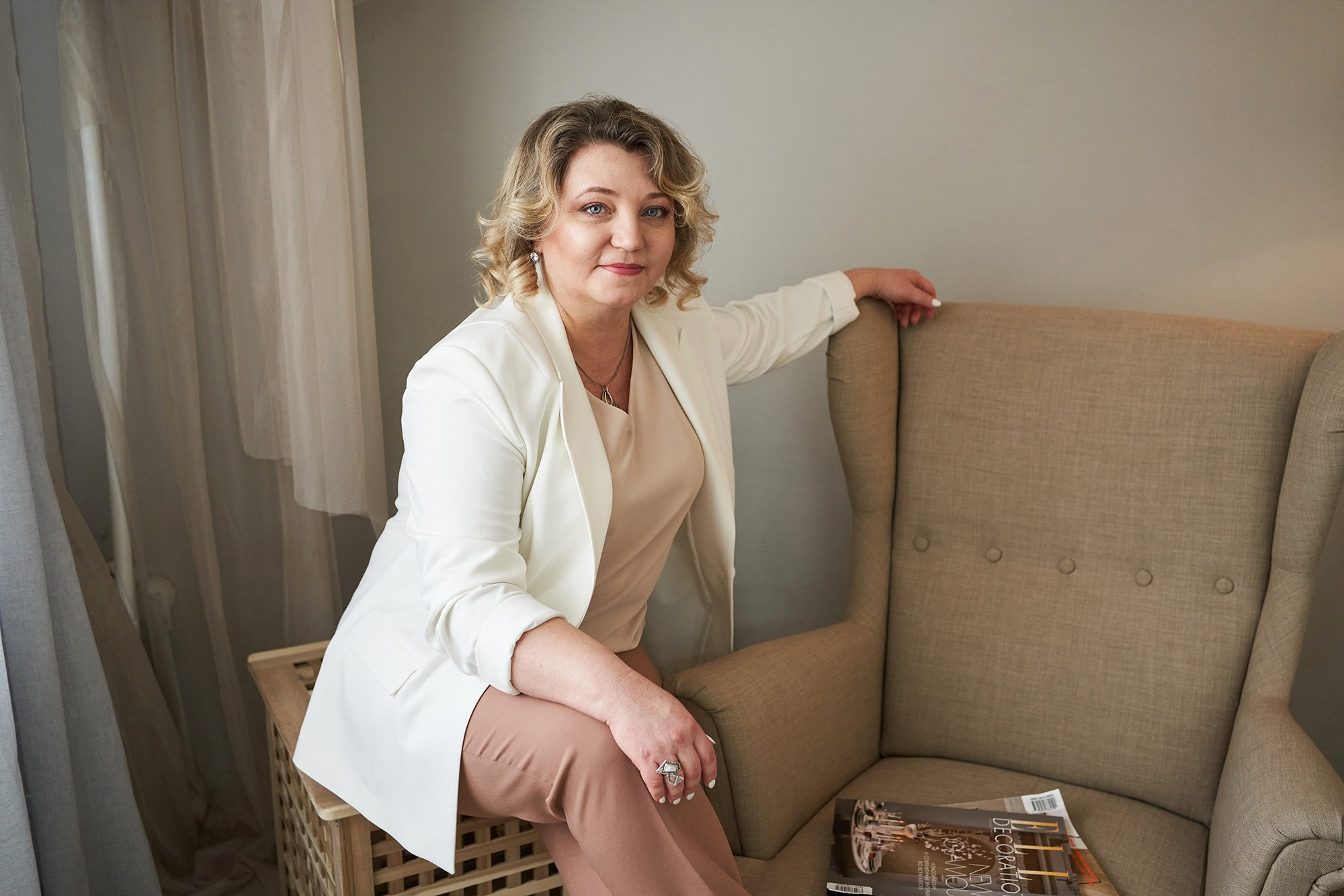 Бизнес портреты. Фотосессия эксперта. Фотограф Зайцева Надежда. Фотосессия для эксперта в Евпатории.