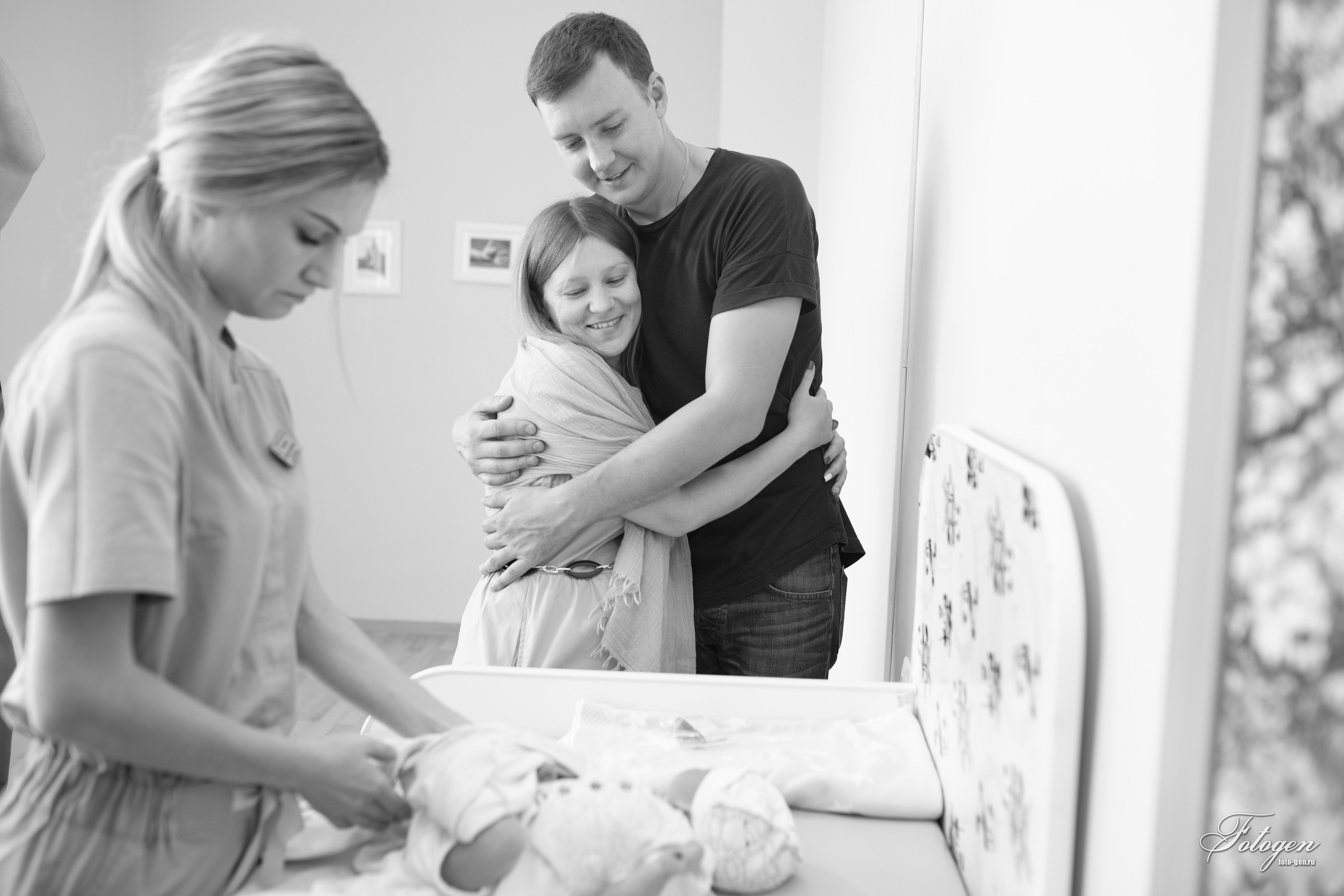 Фотосессия выписки из роддома в Краснодаре | Видеосъемка выписки. Интерьерная фотостудия FOTOGEN г. Краснодар