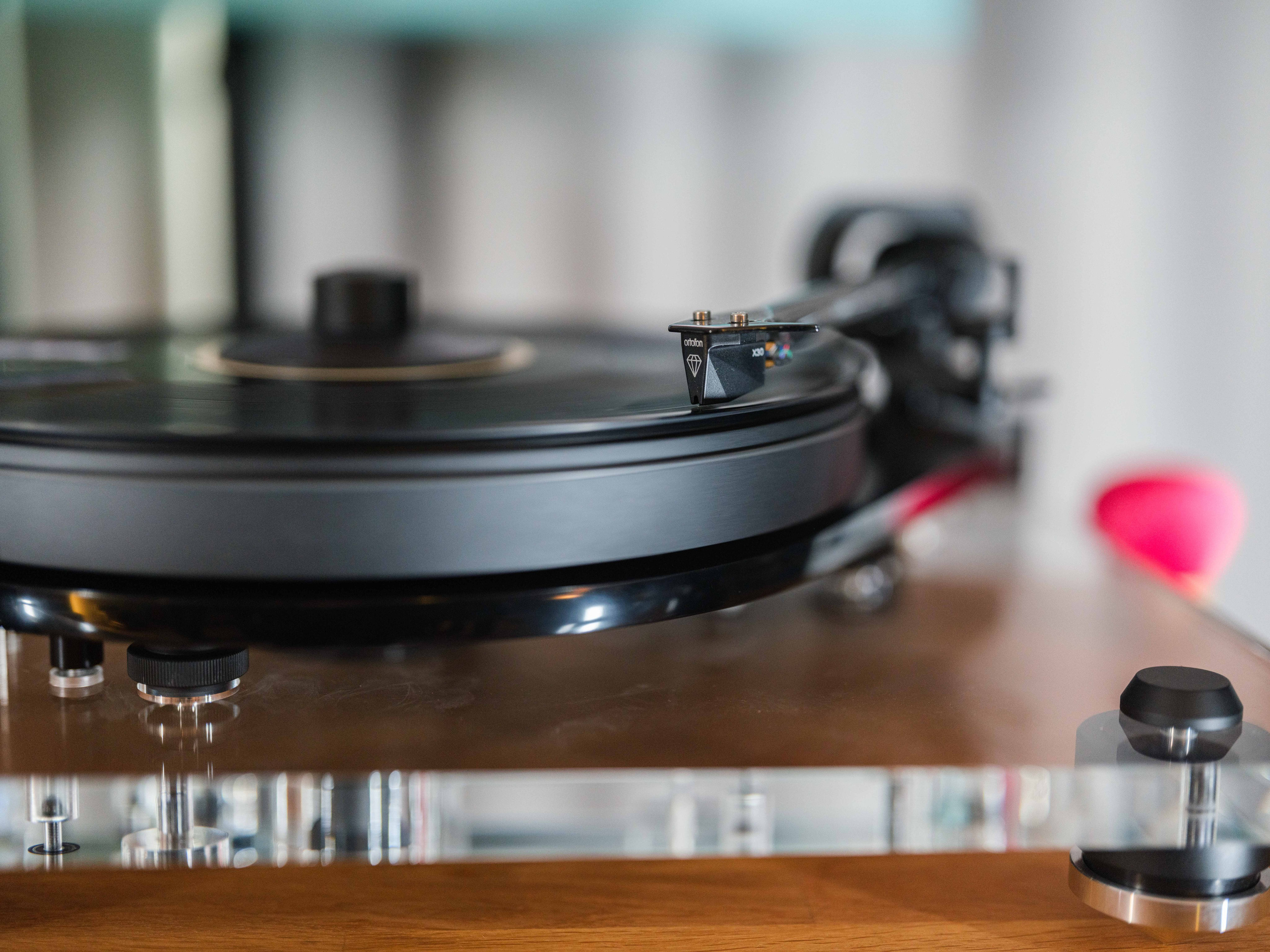 Avalon, Ayon Audio, Eversolo, Sennheiser, Dan Clark Audio, Pro-Ject, Focal